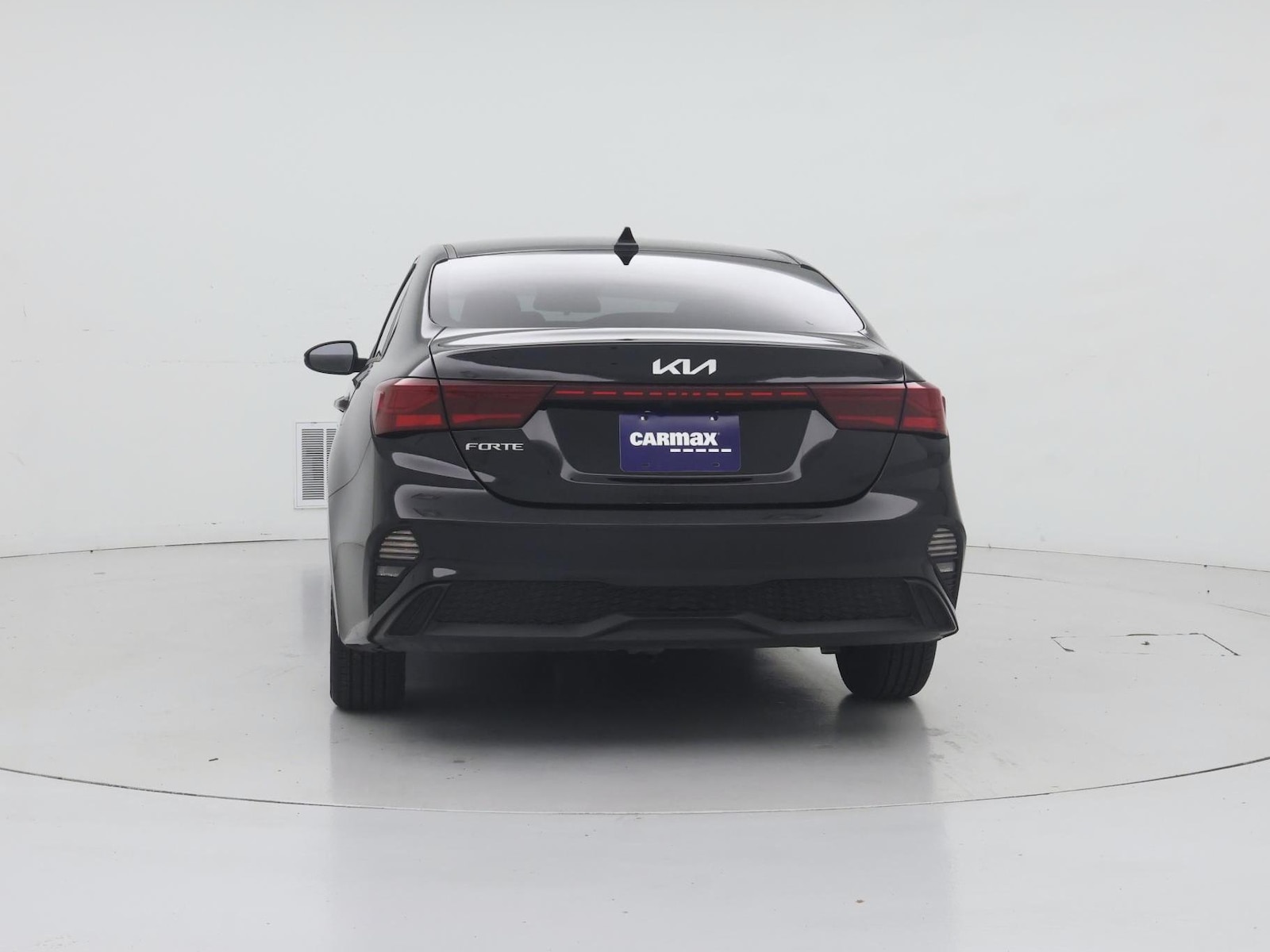 2023 Kia Forte LXS - Photo 7