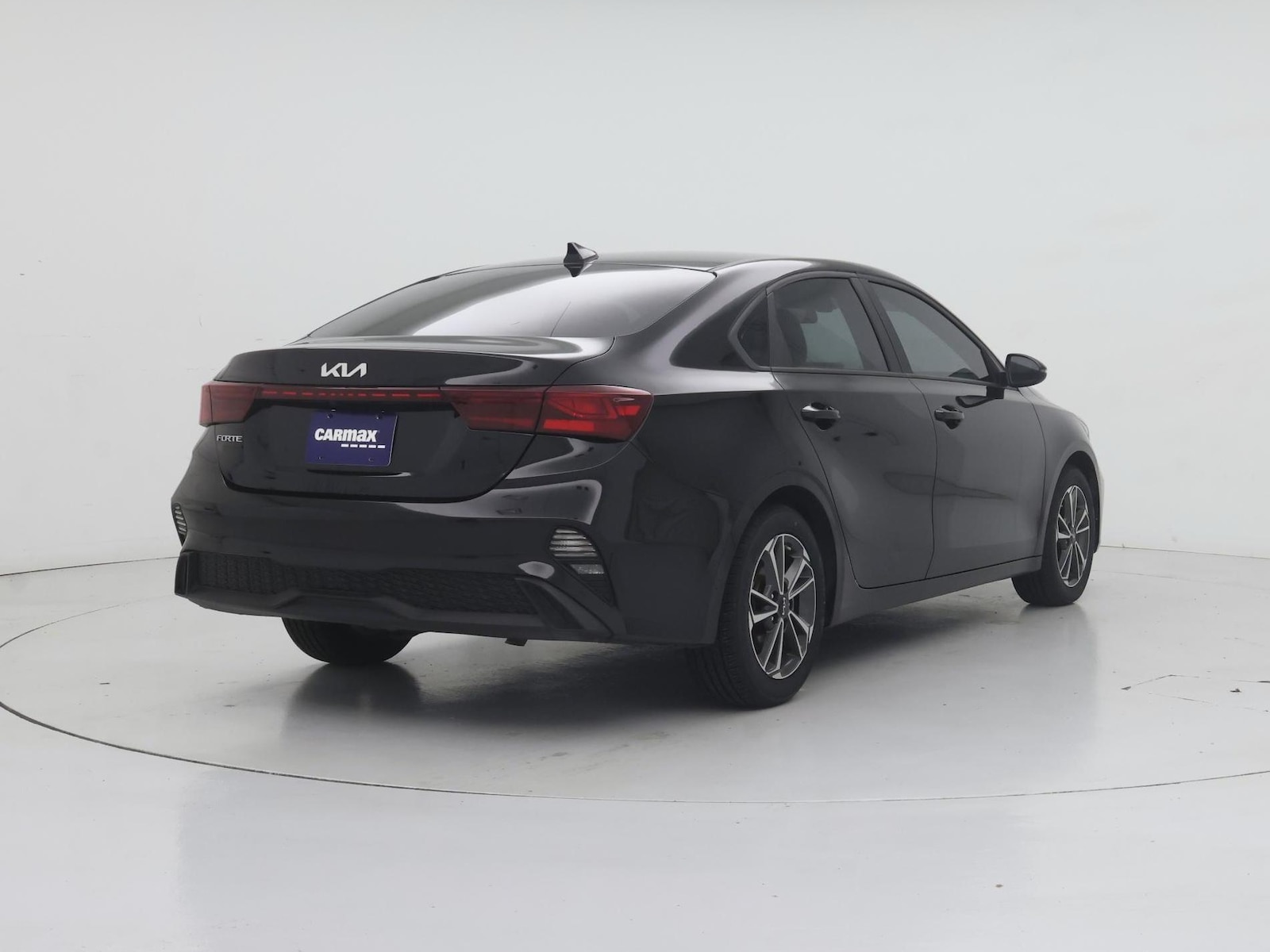 2023 Kia Forte LXS - Photo 9