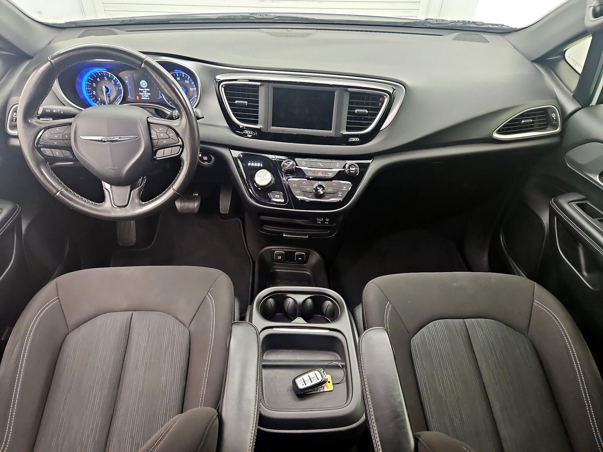 Thumbnail: 2020 Chrysler Pacifica - 9