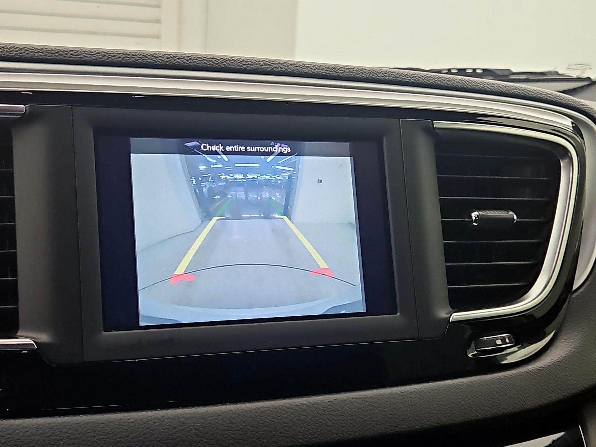 Thumbnail: 2020 Chrysler Pacifica - 14