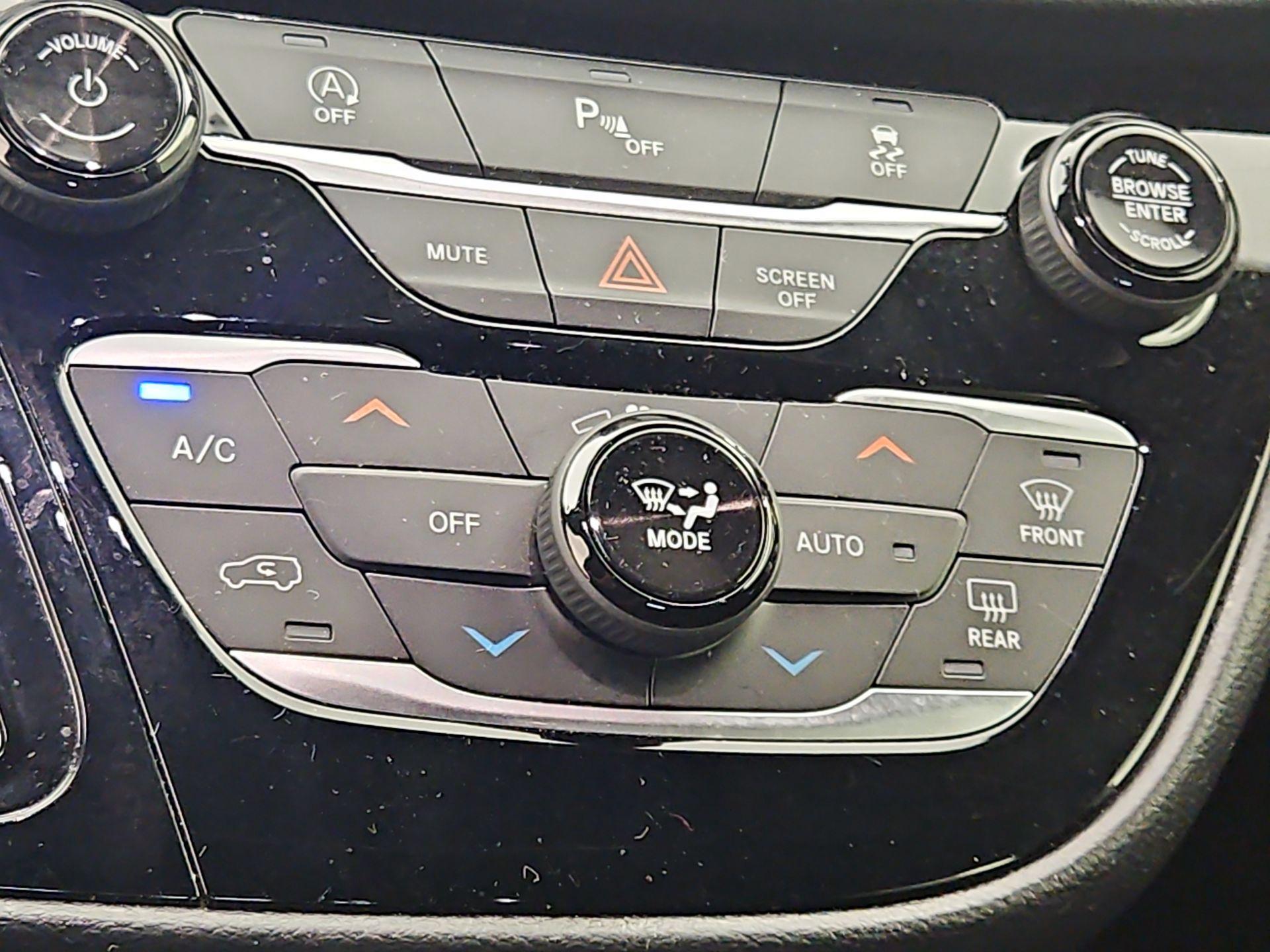 Thumbnail: 2020 Chrysler Pacifica - 16