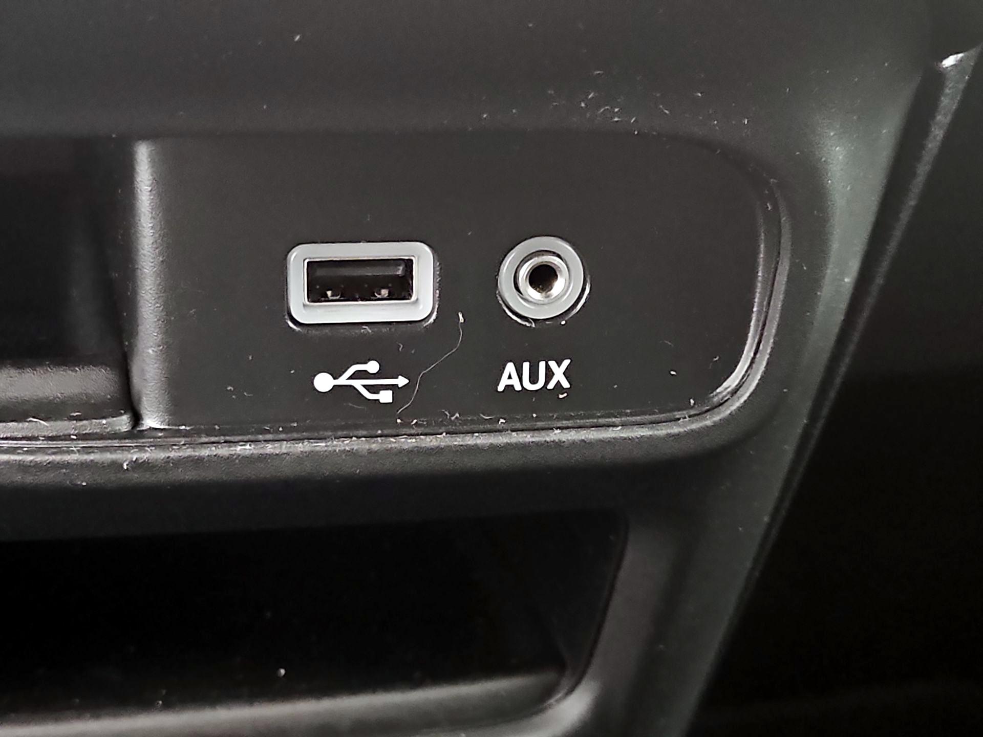 Thumbnail: 2020 Chrysler Pacifica - 18
