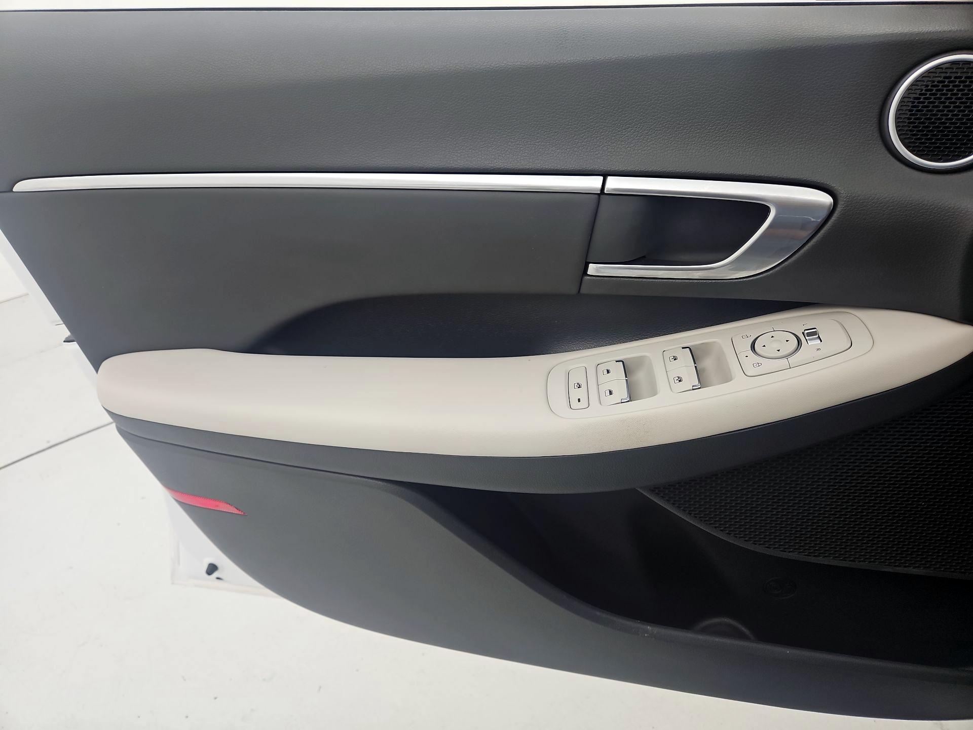 Thumbnail: 2023 Hyundai Sonata - 12