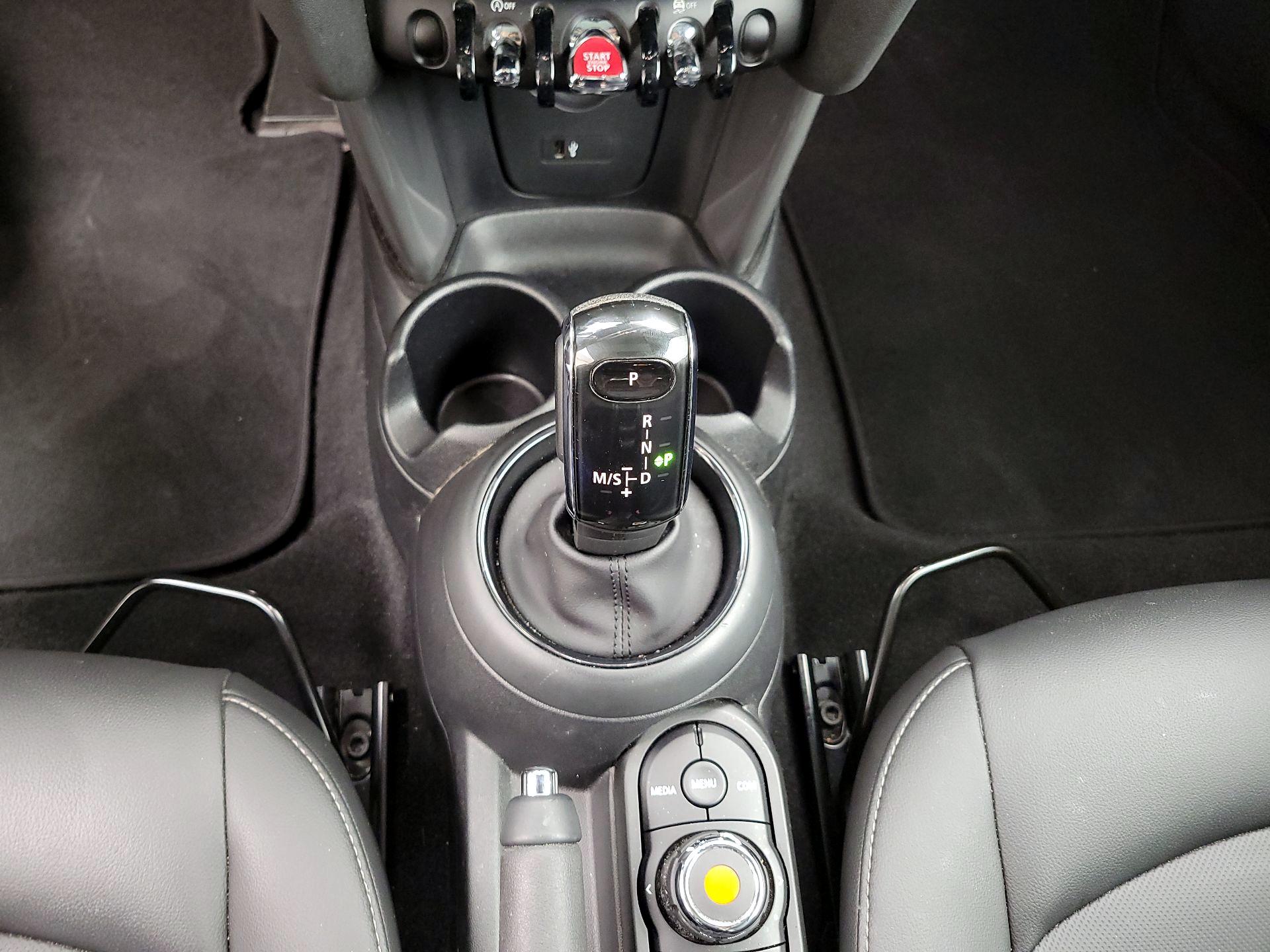 Thumbnail: 2020 MINI Cooper Hardtop - 17