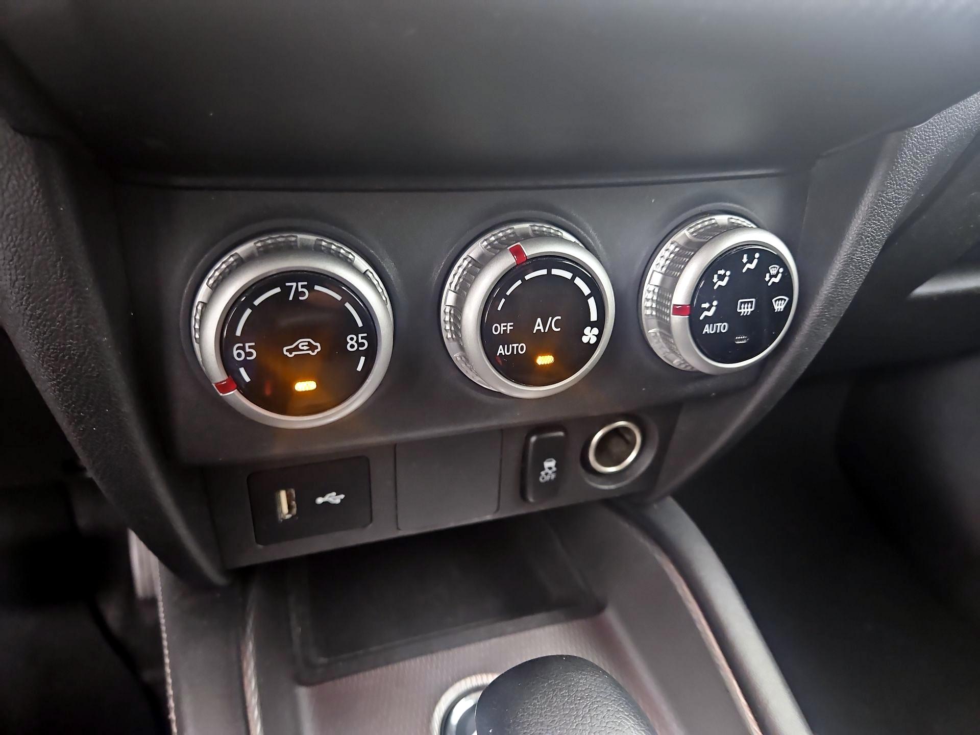 Thumbnail: 2023 Mitsubishi Outlander Sport - 16