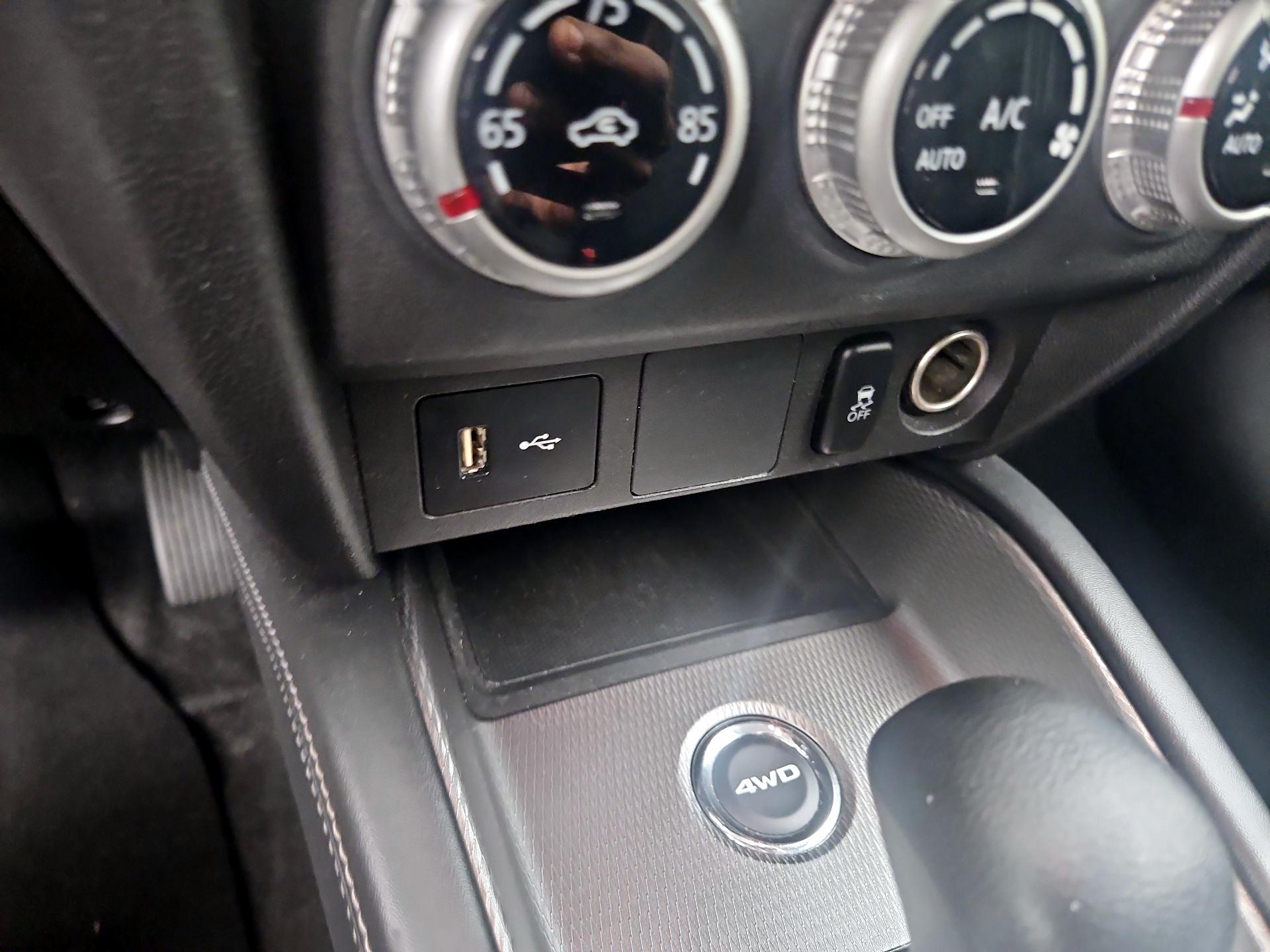 Thumbnail: 2023 Mitsubishi Outlander Sport - 18