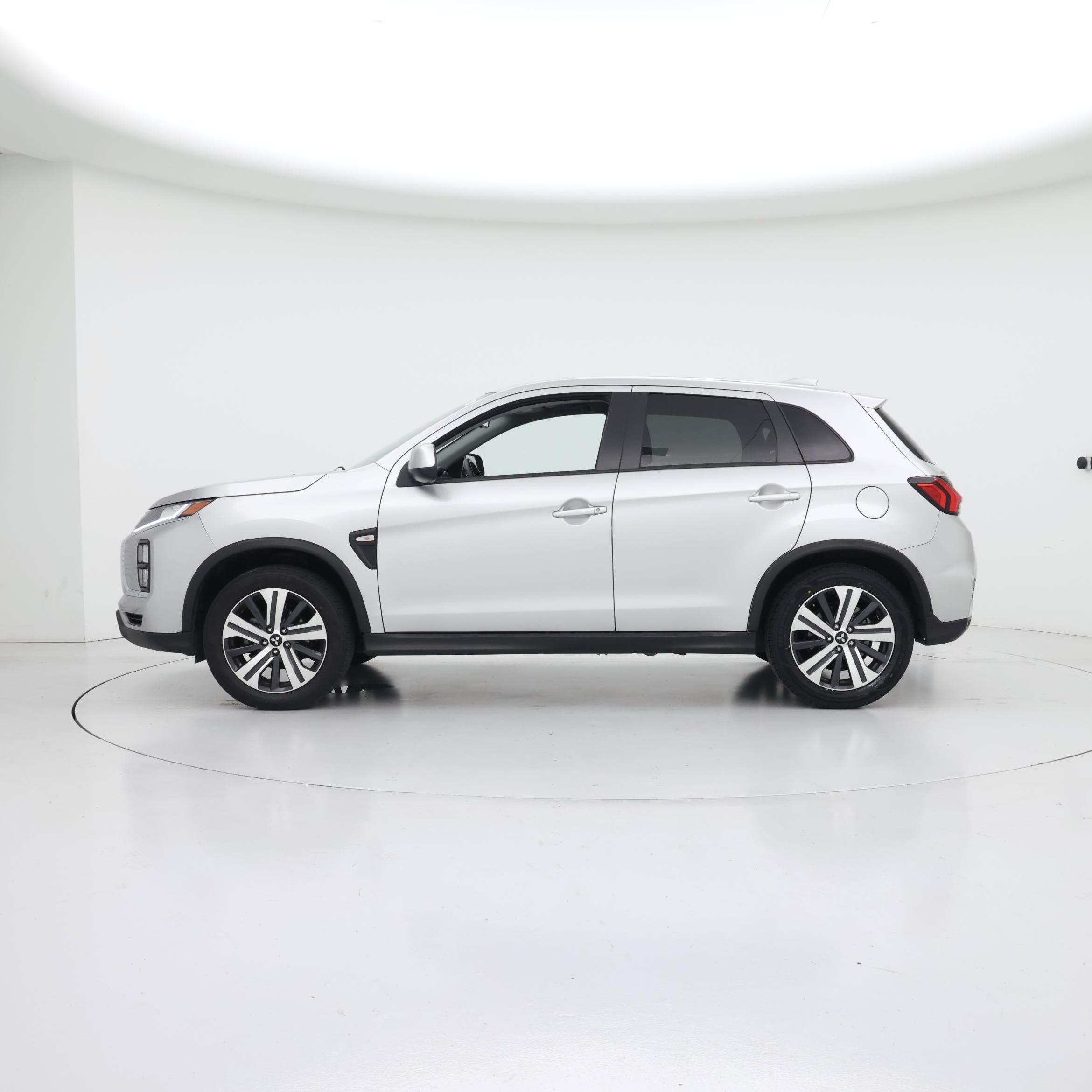 Thumbnail: 2023 Mitsubishi Outlander Sport - 3