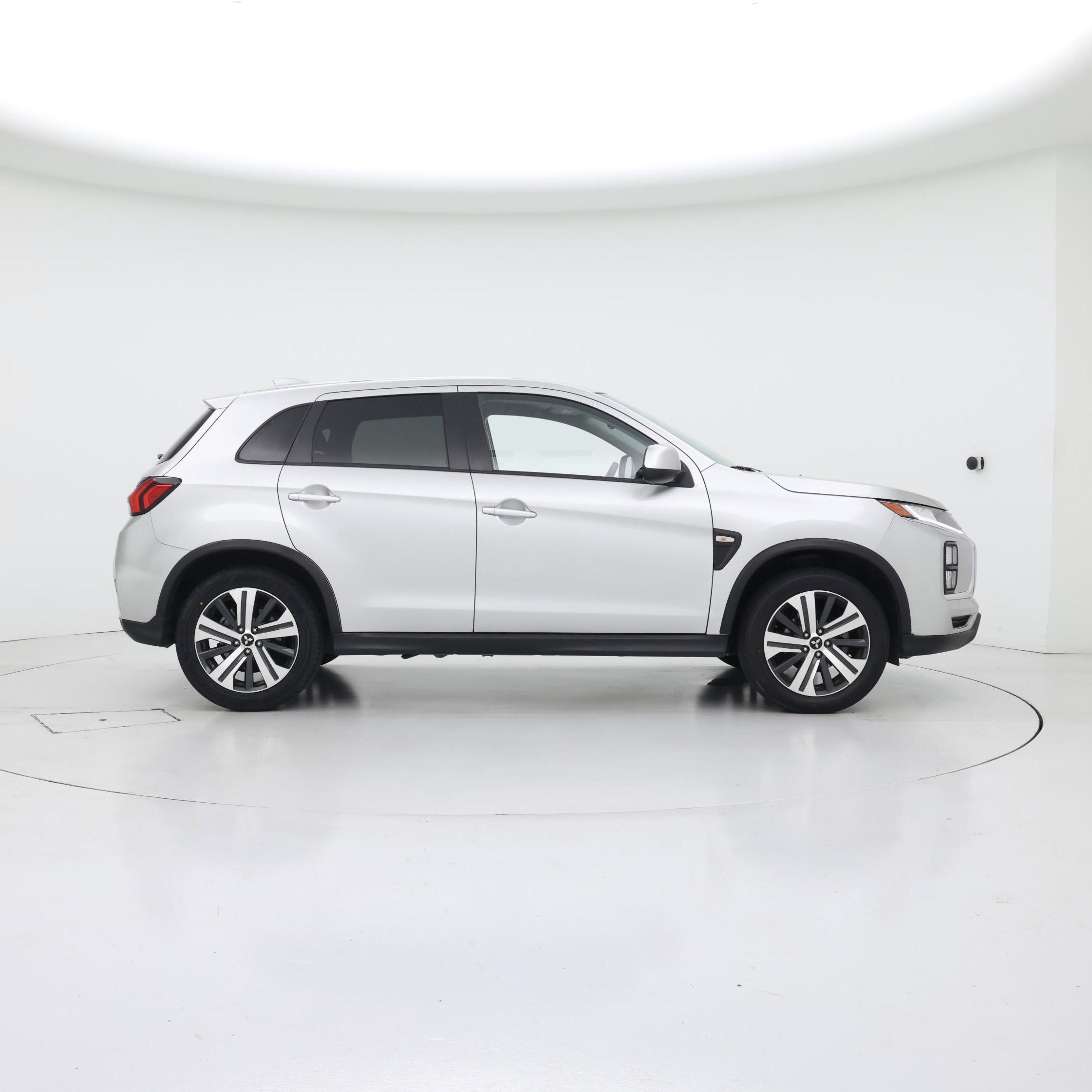 Thumbnail: 2023 Mitsubishi Outlander Sport - 7
