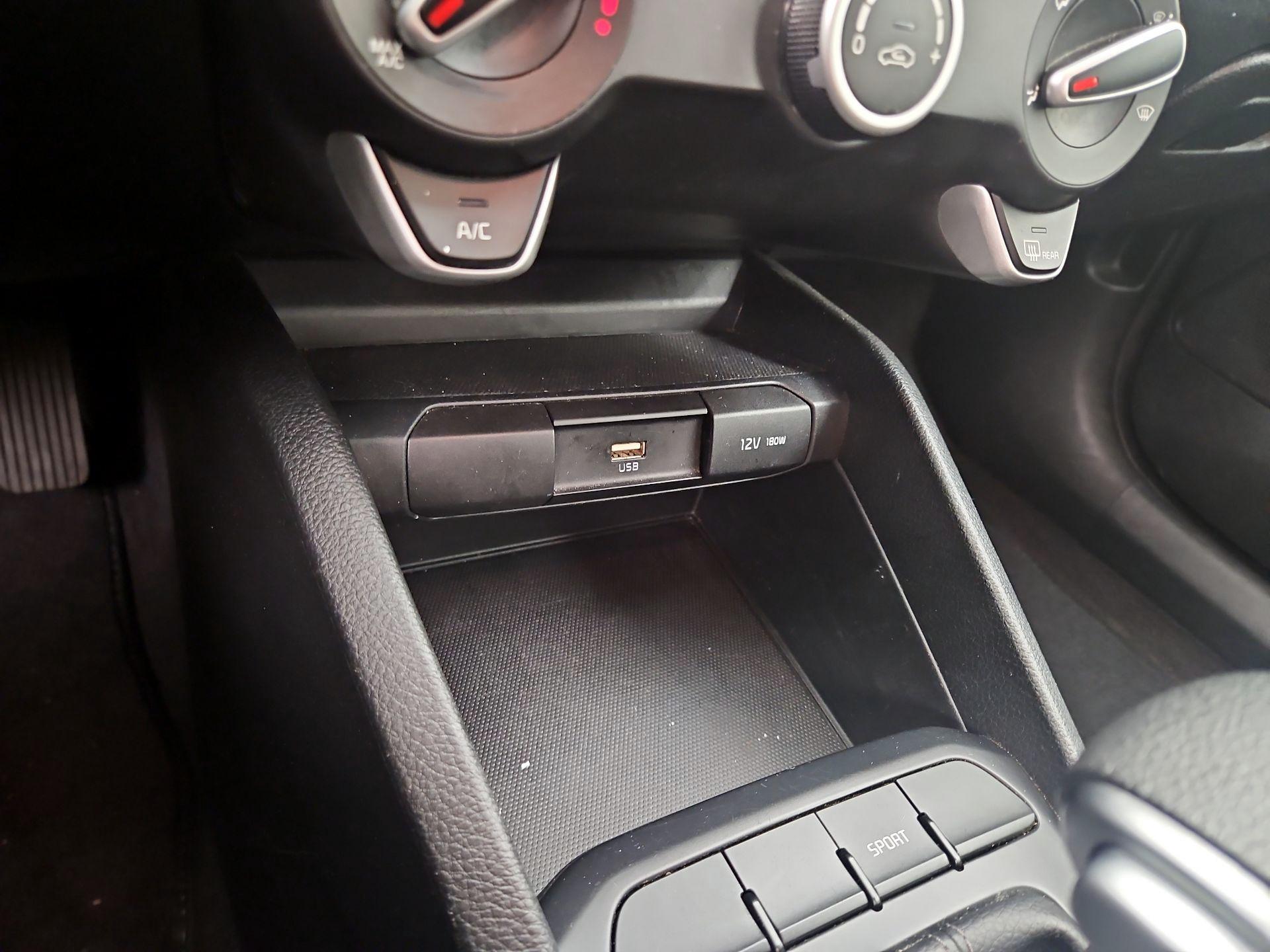 Thumbnail: 2023 Kia Rio - 18