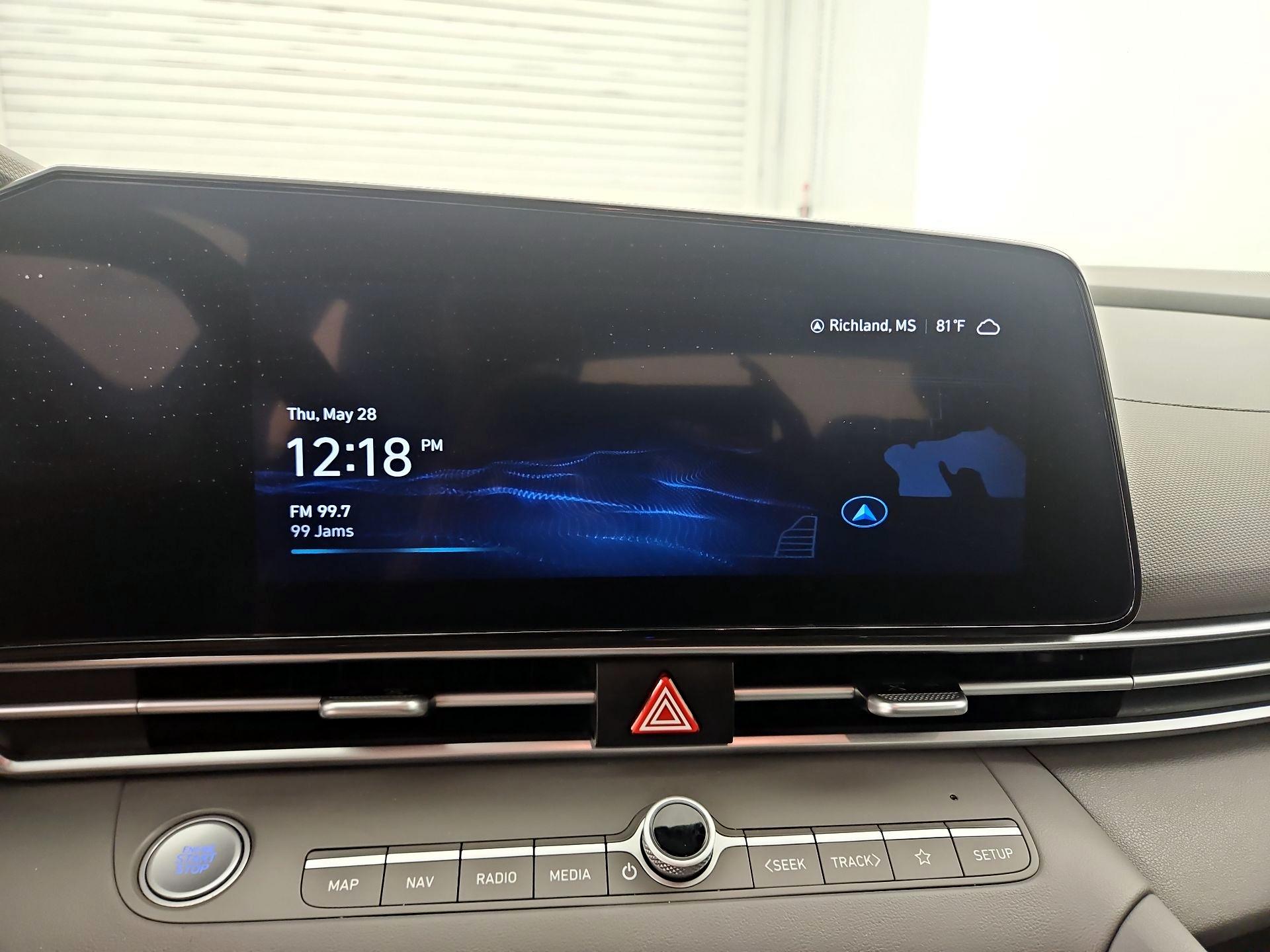Thumbnail: 2023 Hyundai Elantra - 14