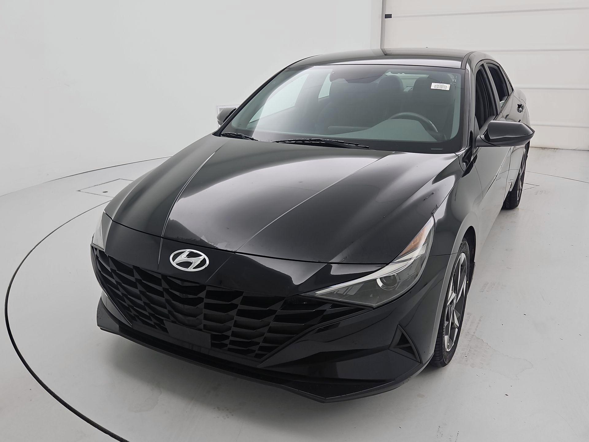 Thumbnail: 2023 Hyundai Elantra - 3