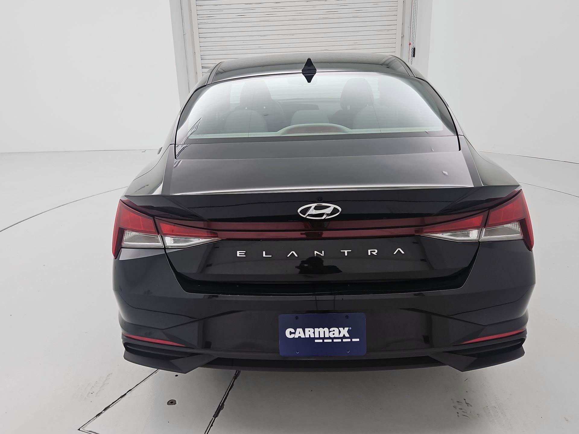 Thumbnail: 2023 Hyundai Elantra - 6