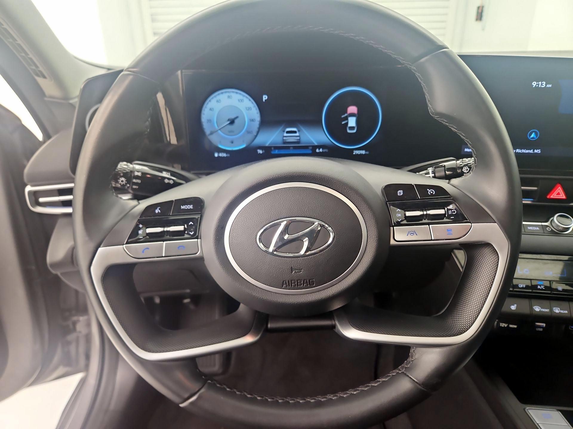 Thumbnail: 2023 Hyundai Elantra - 10