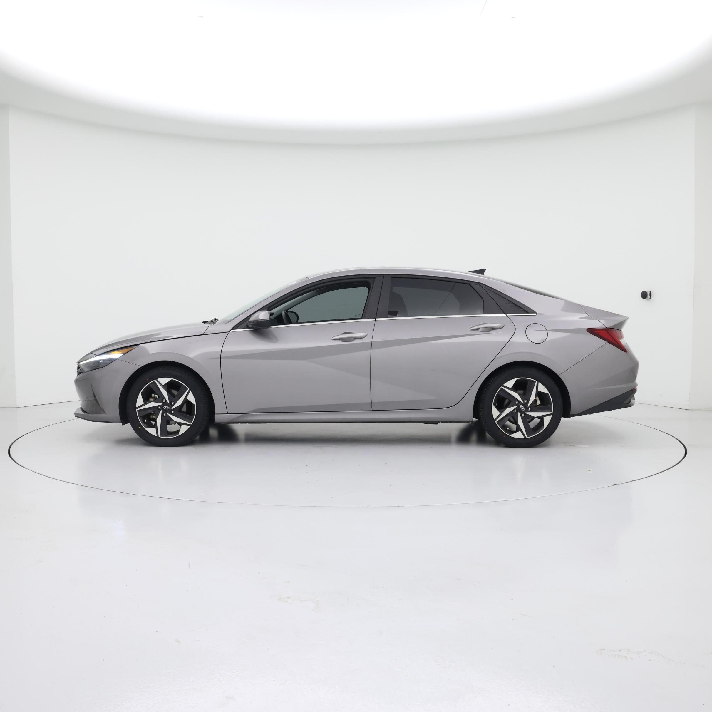 Thumbnail: 2023 Hyundai Elantra - 3