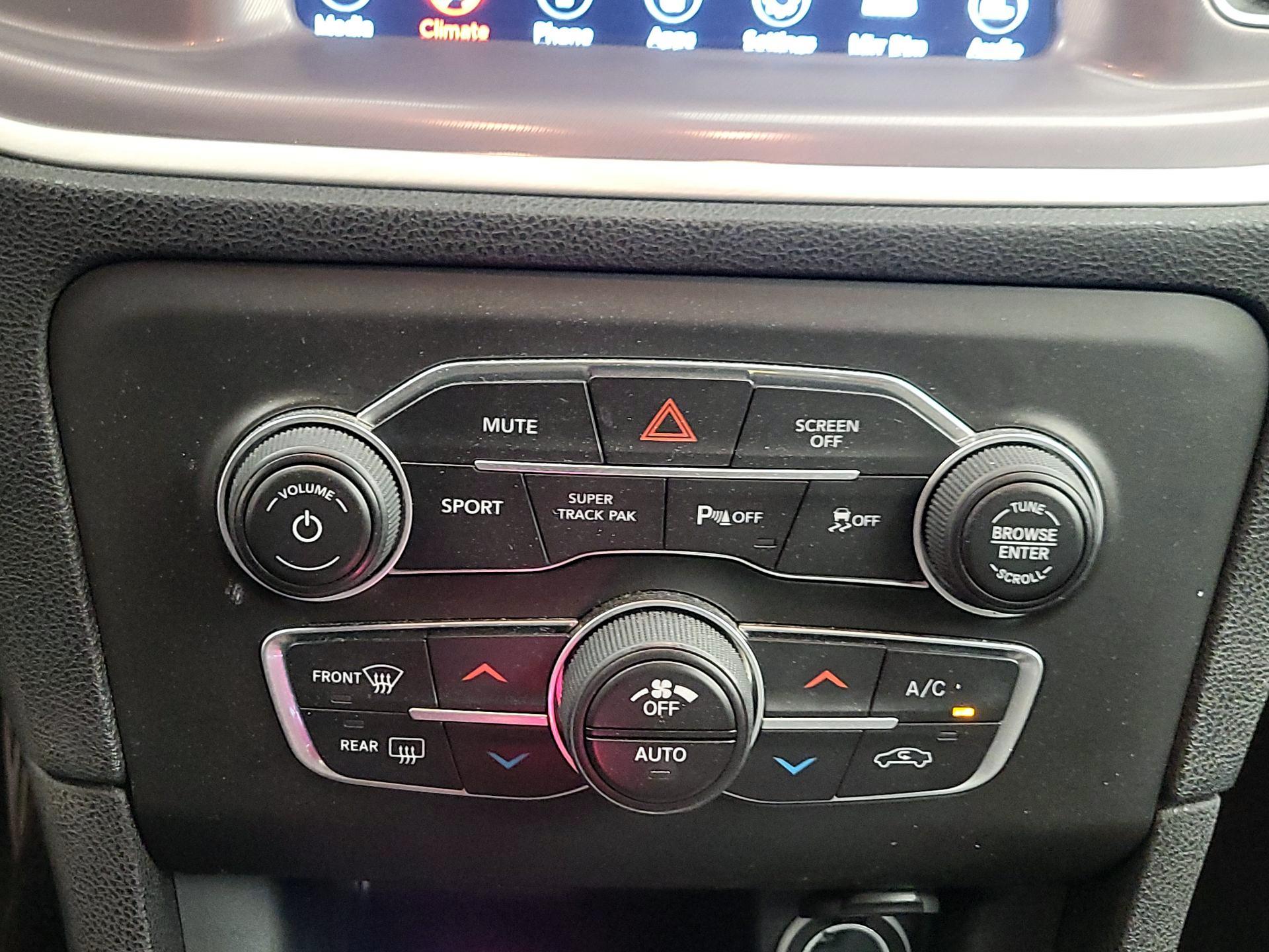 Thumbnail: 2022 Dodge Charger - 16