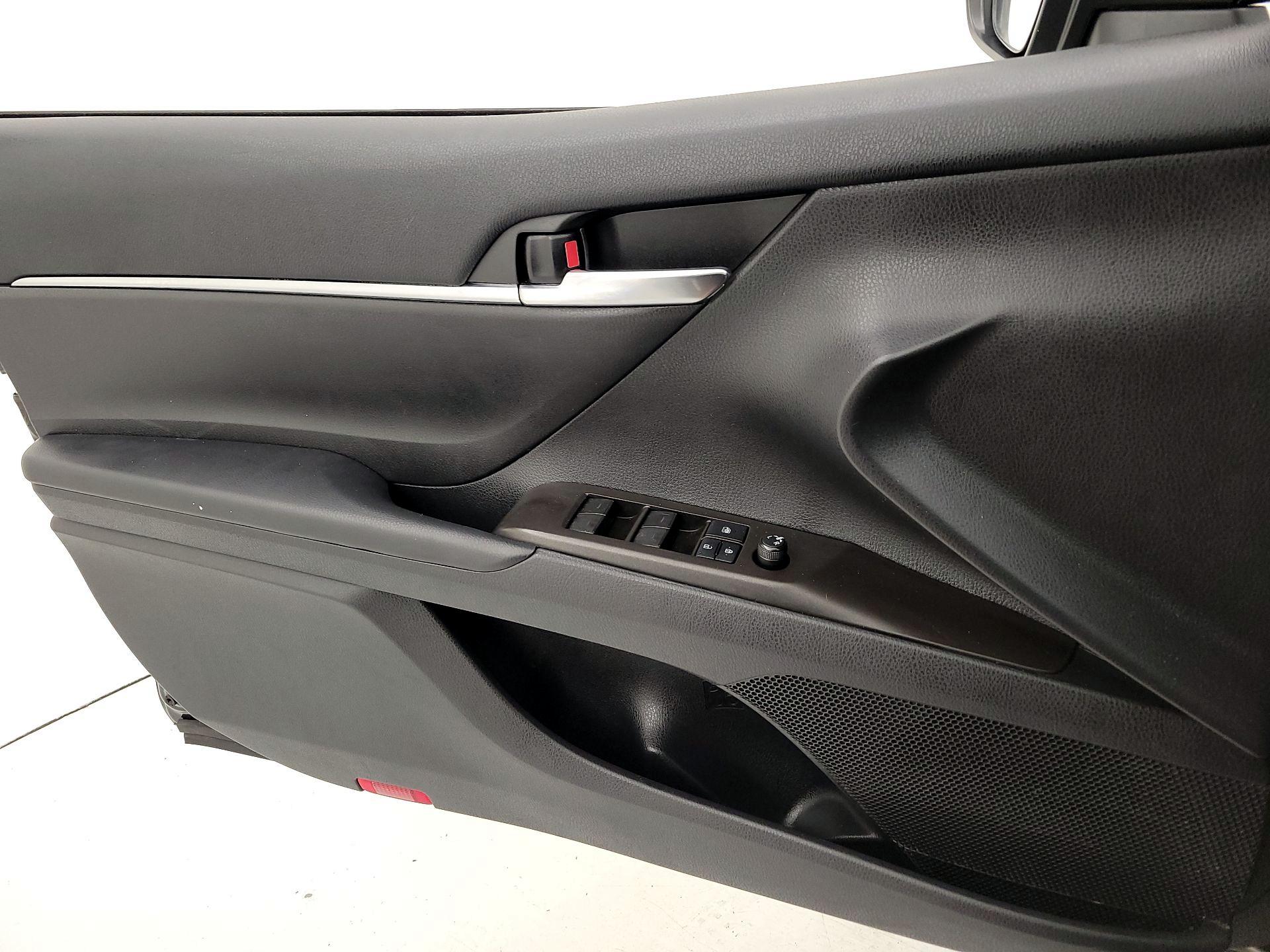 Thumbnail: 2022 Toyota Camry - 12