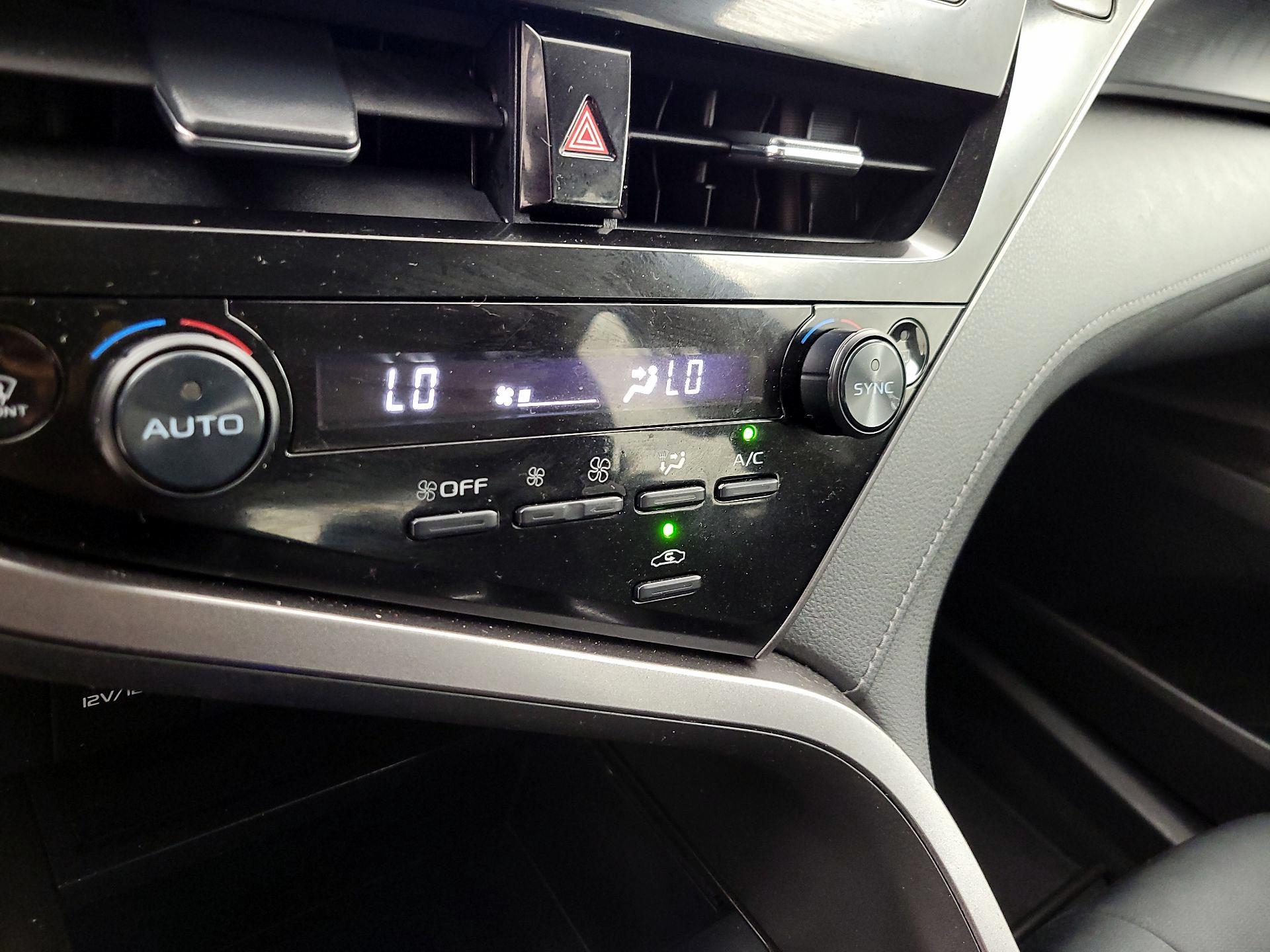 Thumbnail: 2022 Toyota Camry - 14