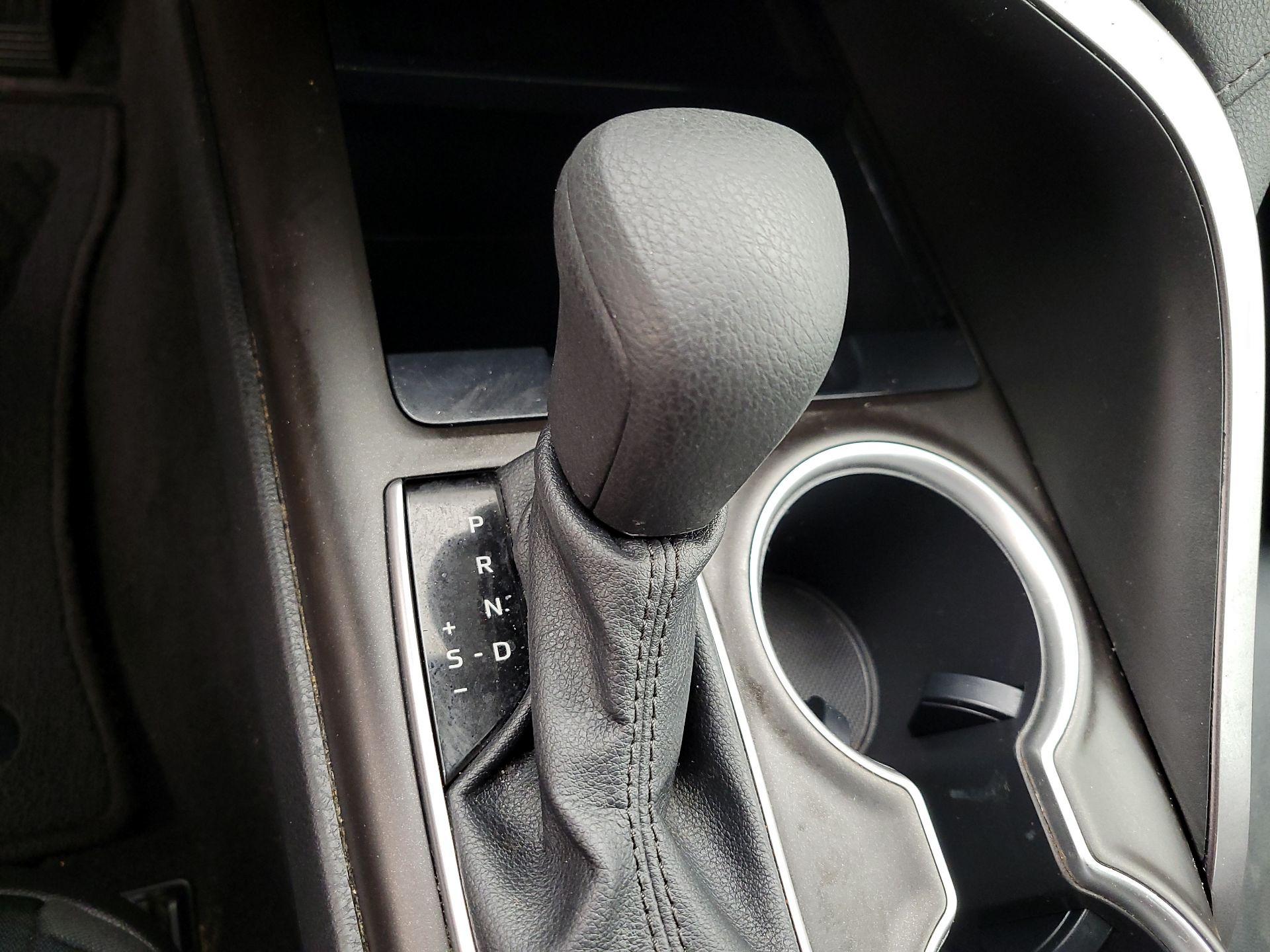 Thumbnail: 2022 Toyota Camry - 15