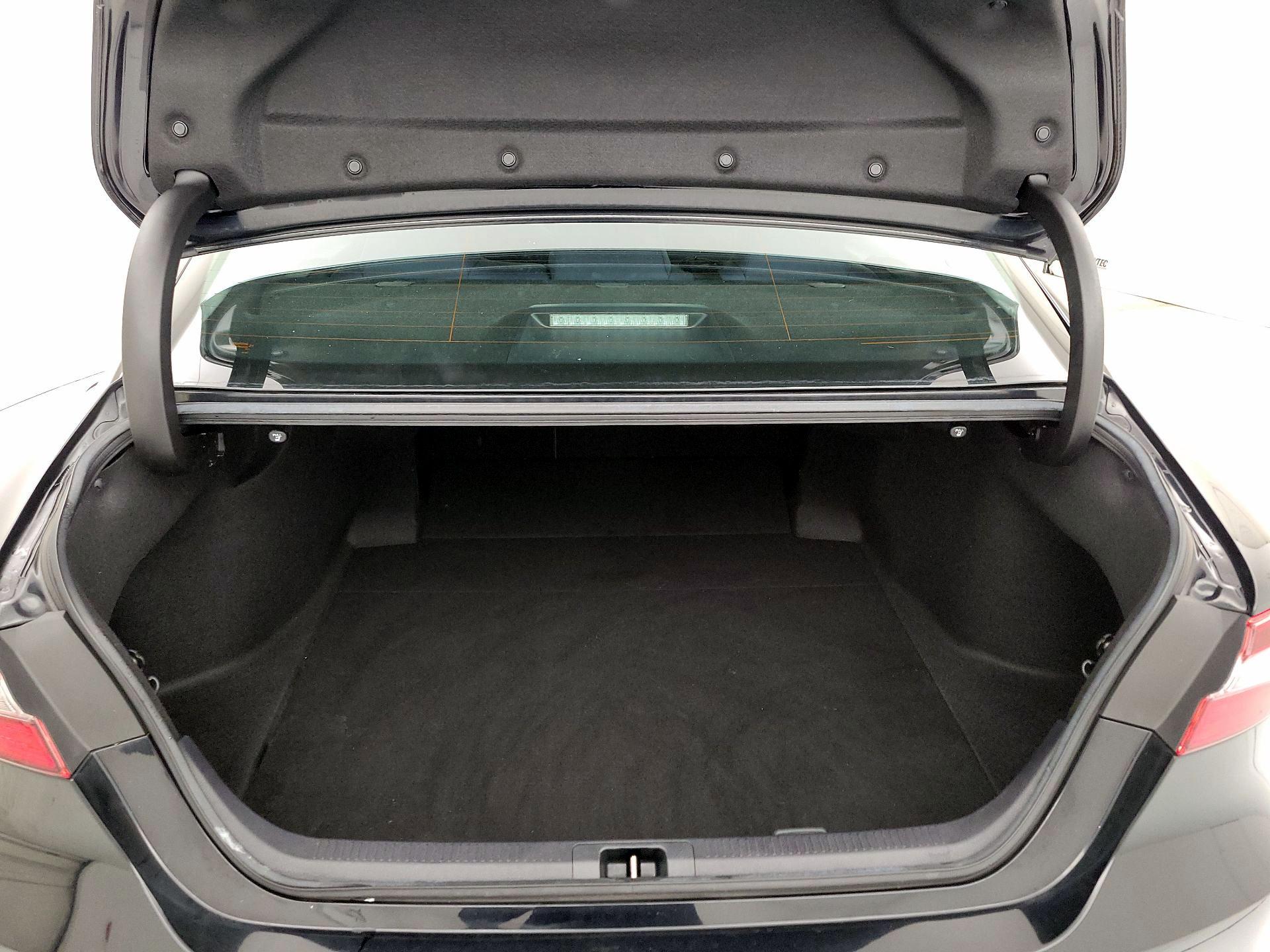 Thumbnail: 2022 Toyota Camry - 16