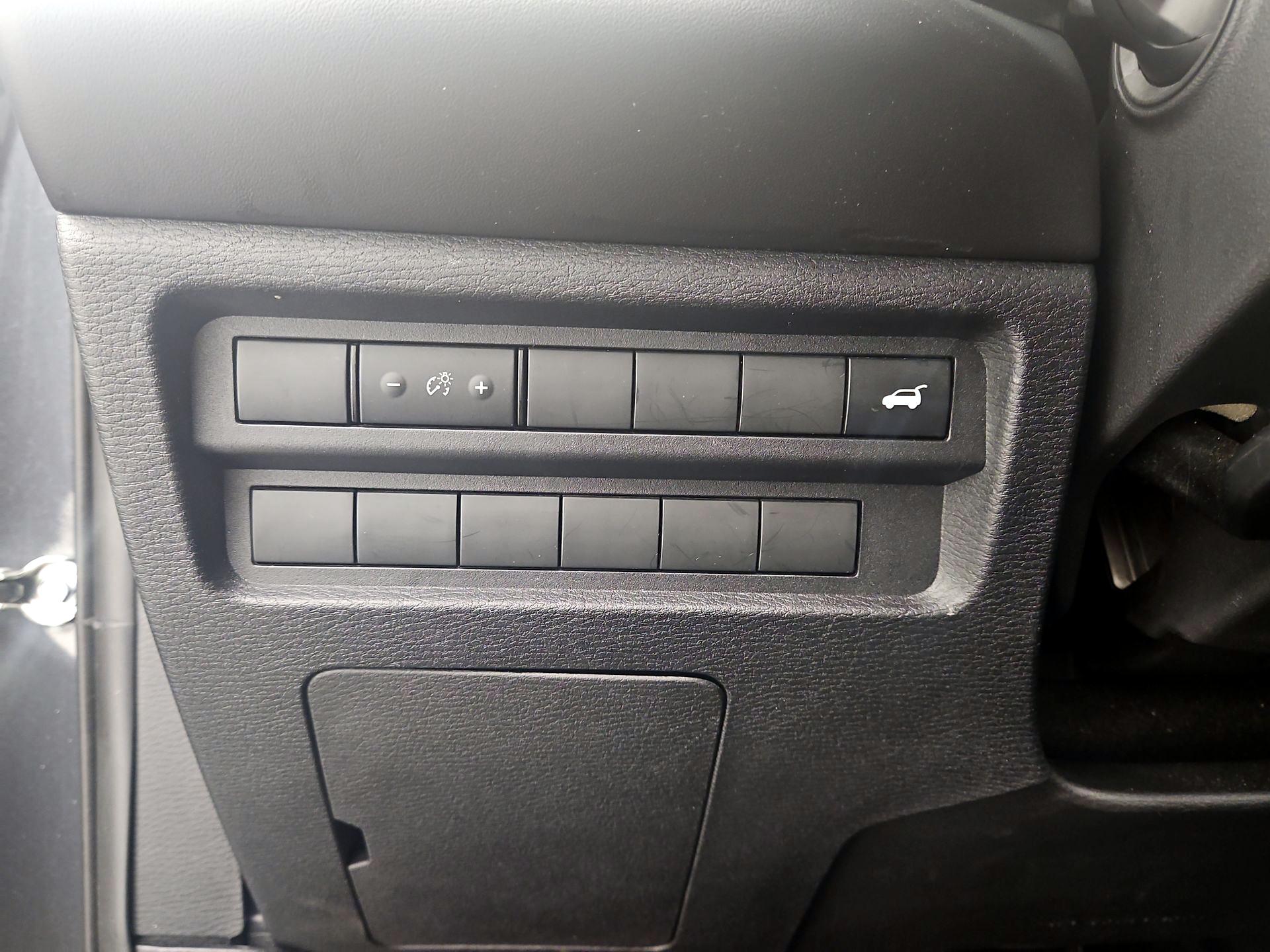 Thumbnail: 2025 Mitsubishi Outlander - 13