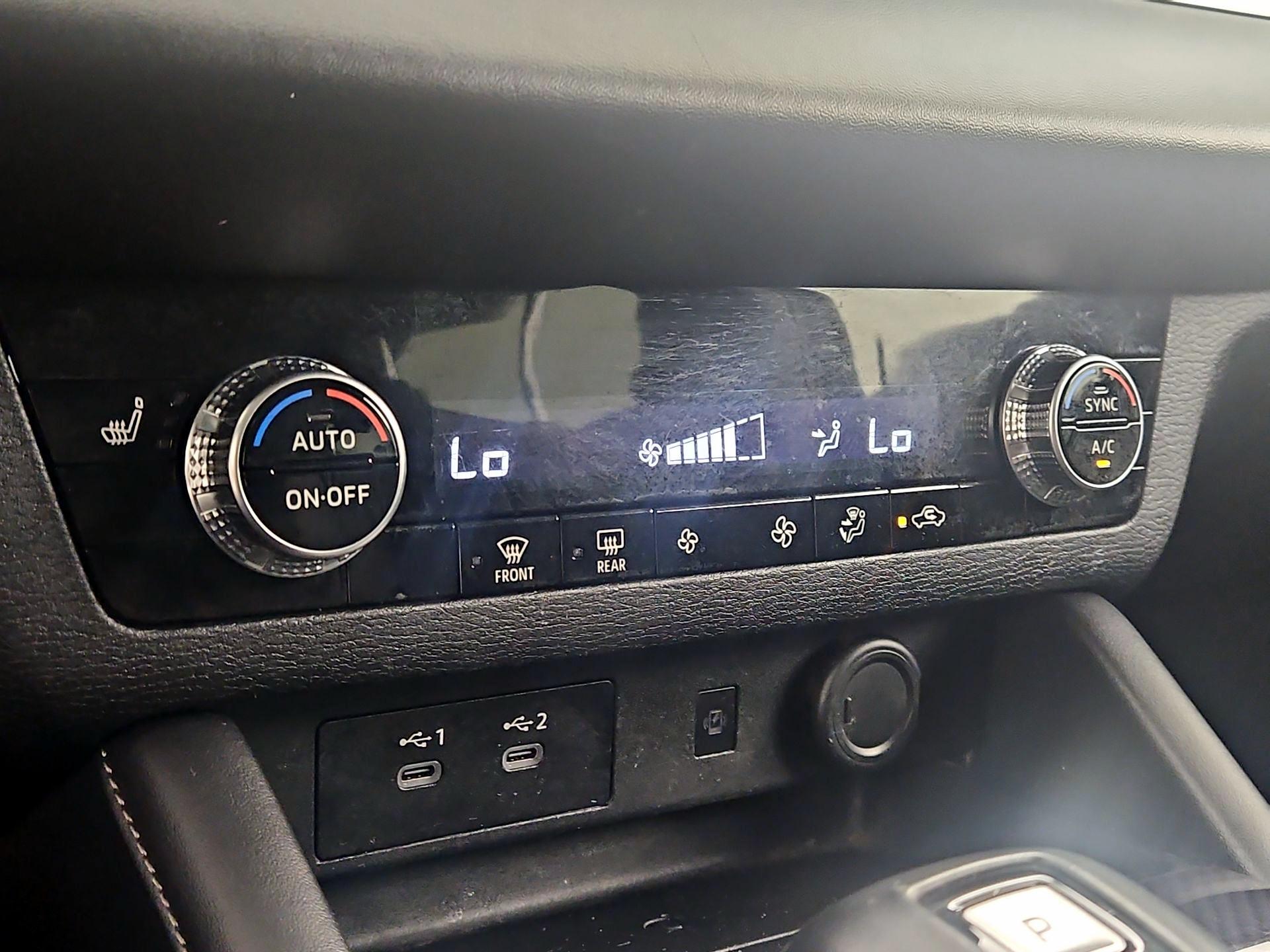 Thumbnail: 2025 Mitsubishi Outlander - 17