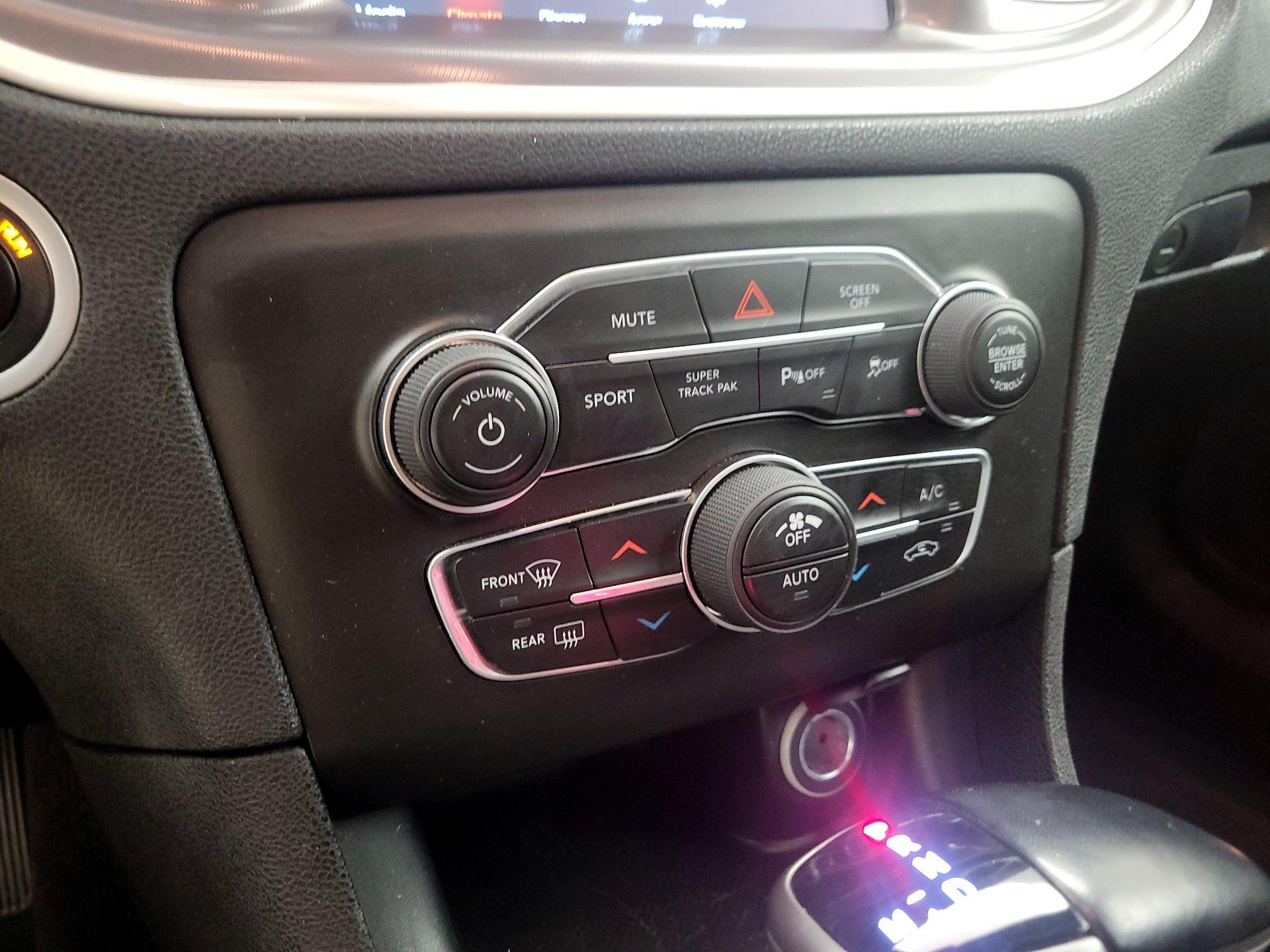 Thumbnail: 2022 Dodge Charger - 16