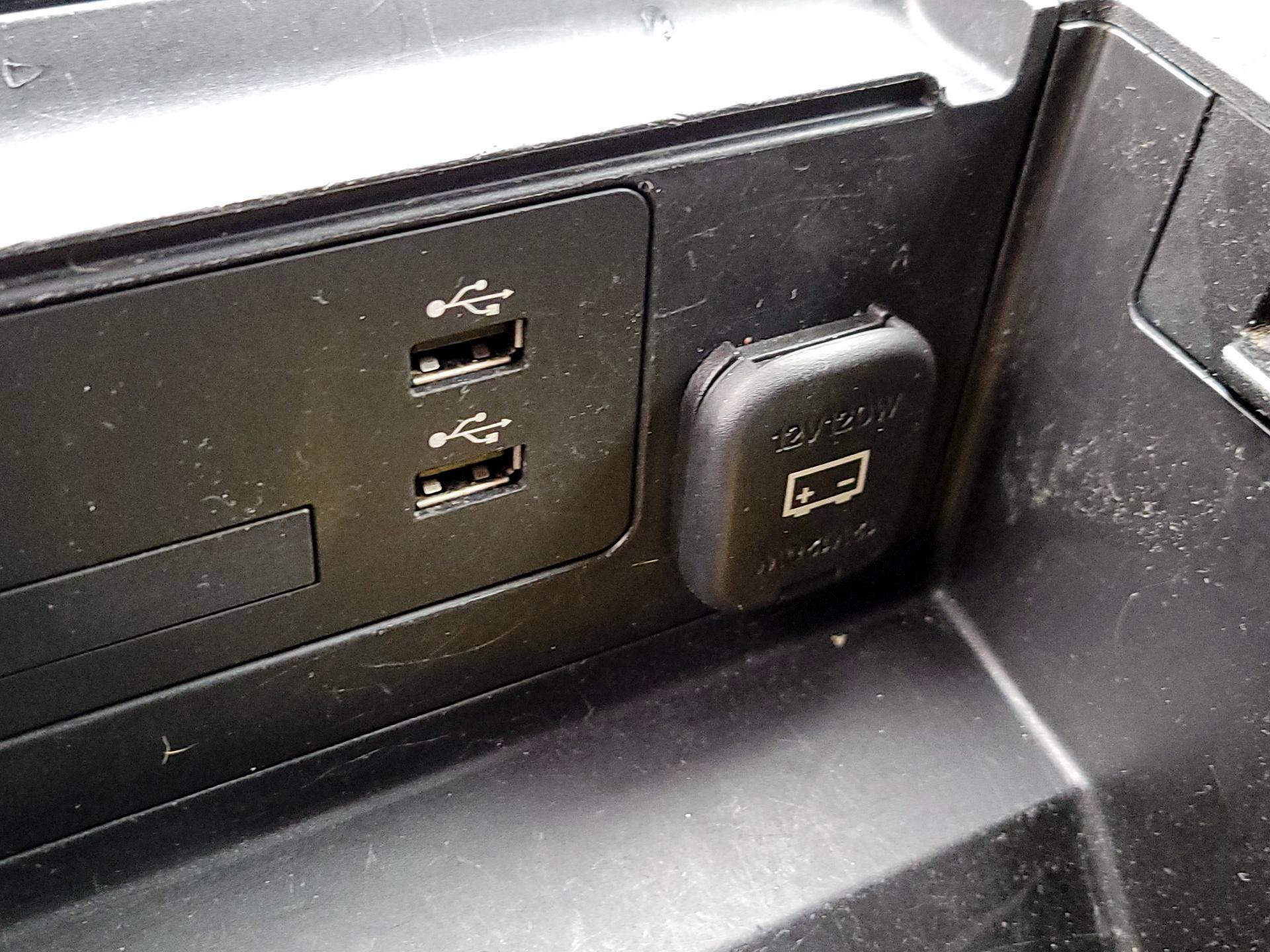 Thumbnail: 2023 Mazda Mazda3 - 18