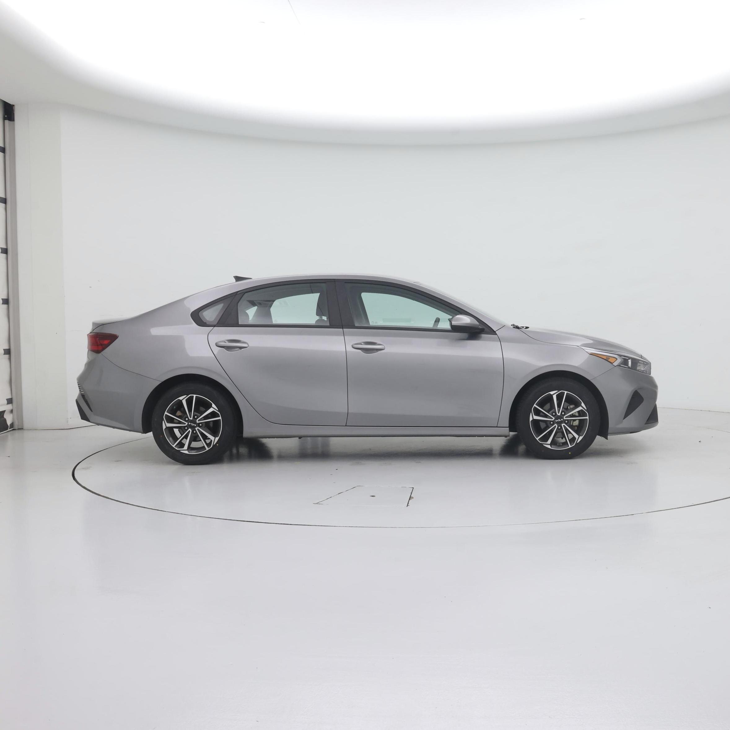 Thumbnail: 2023 Kia Forte - 7
