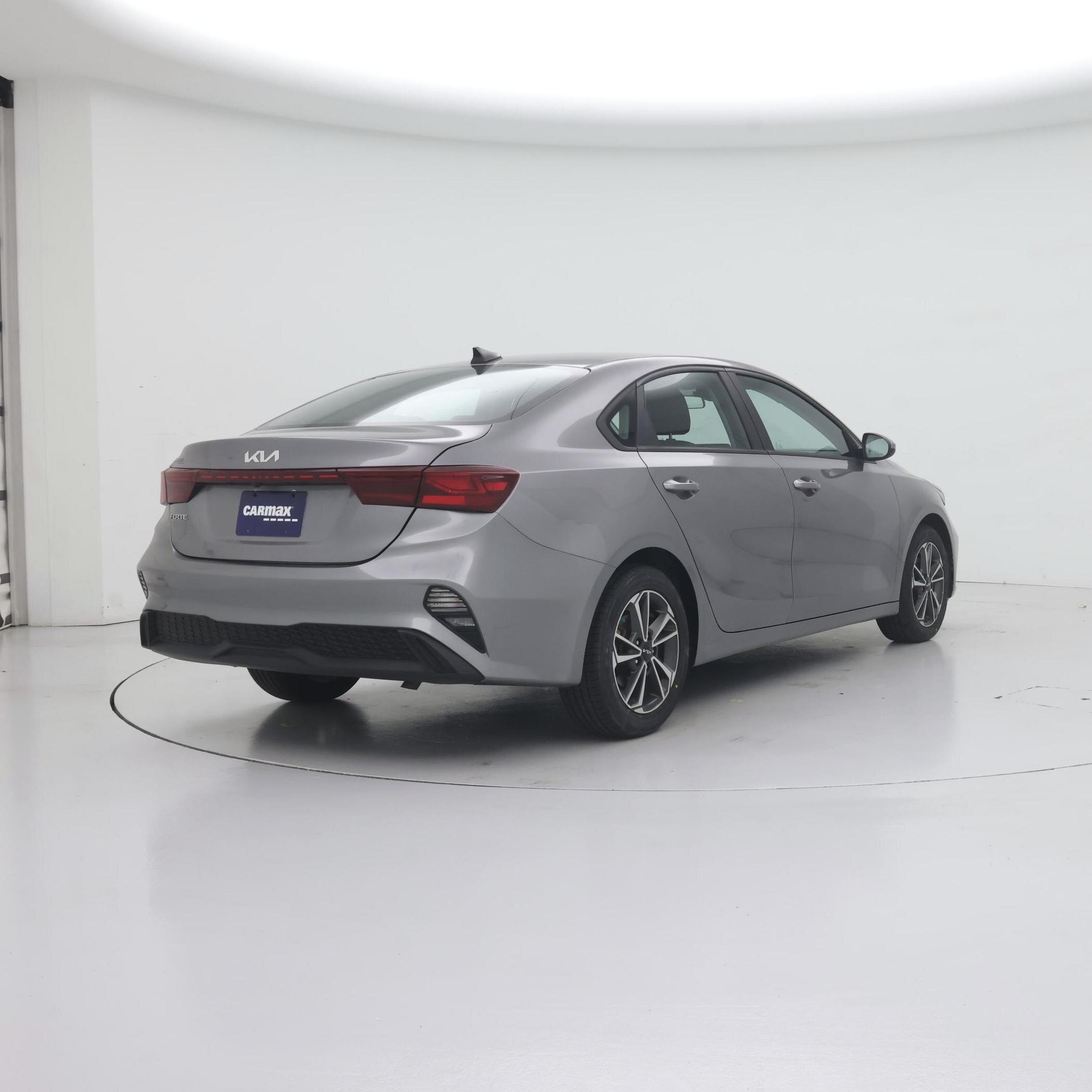 Thumbnail: 2023 Kia Forte - 8