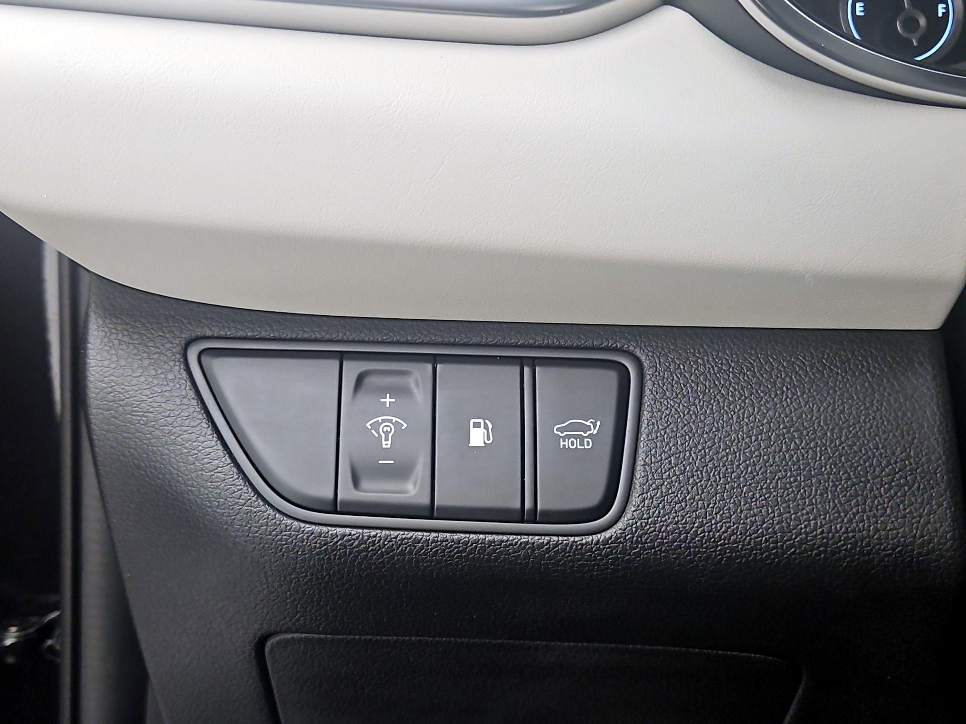 Thumbnail: 2023 Genesis G70 - 13