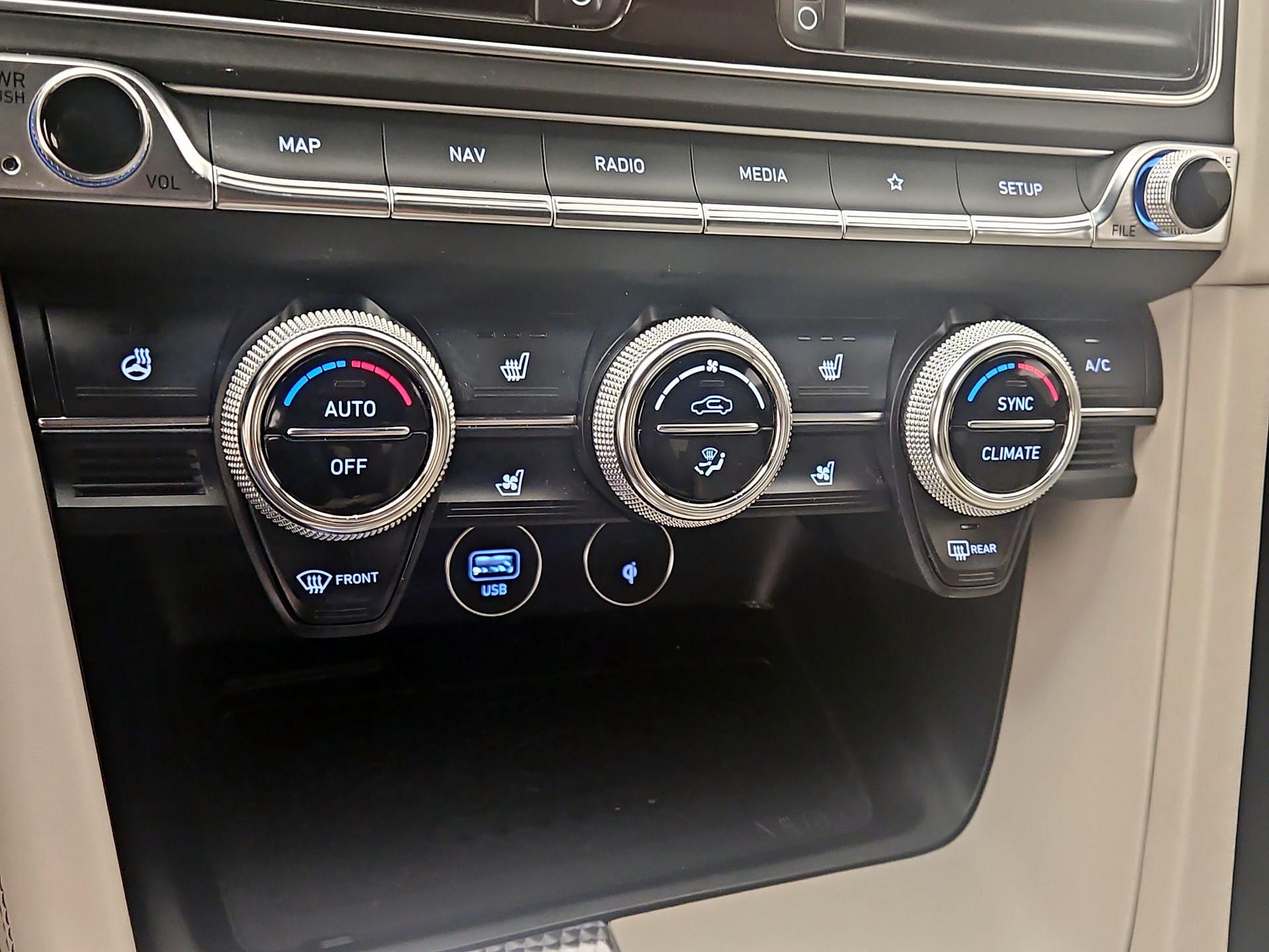 Thumbnail: 2023 Genesis G70 - 17