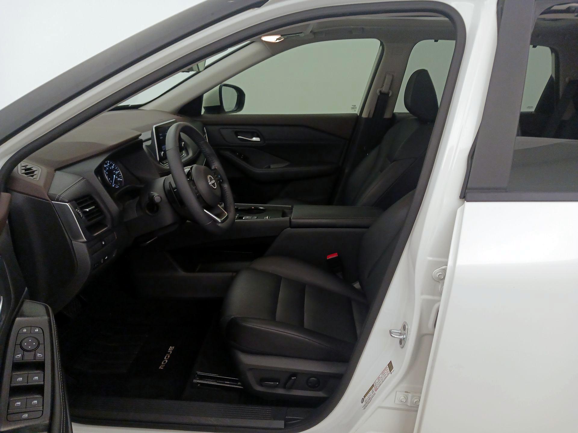 Thumbnail: 2023 Nissan Rogue - 11