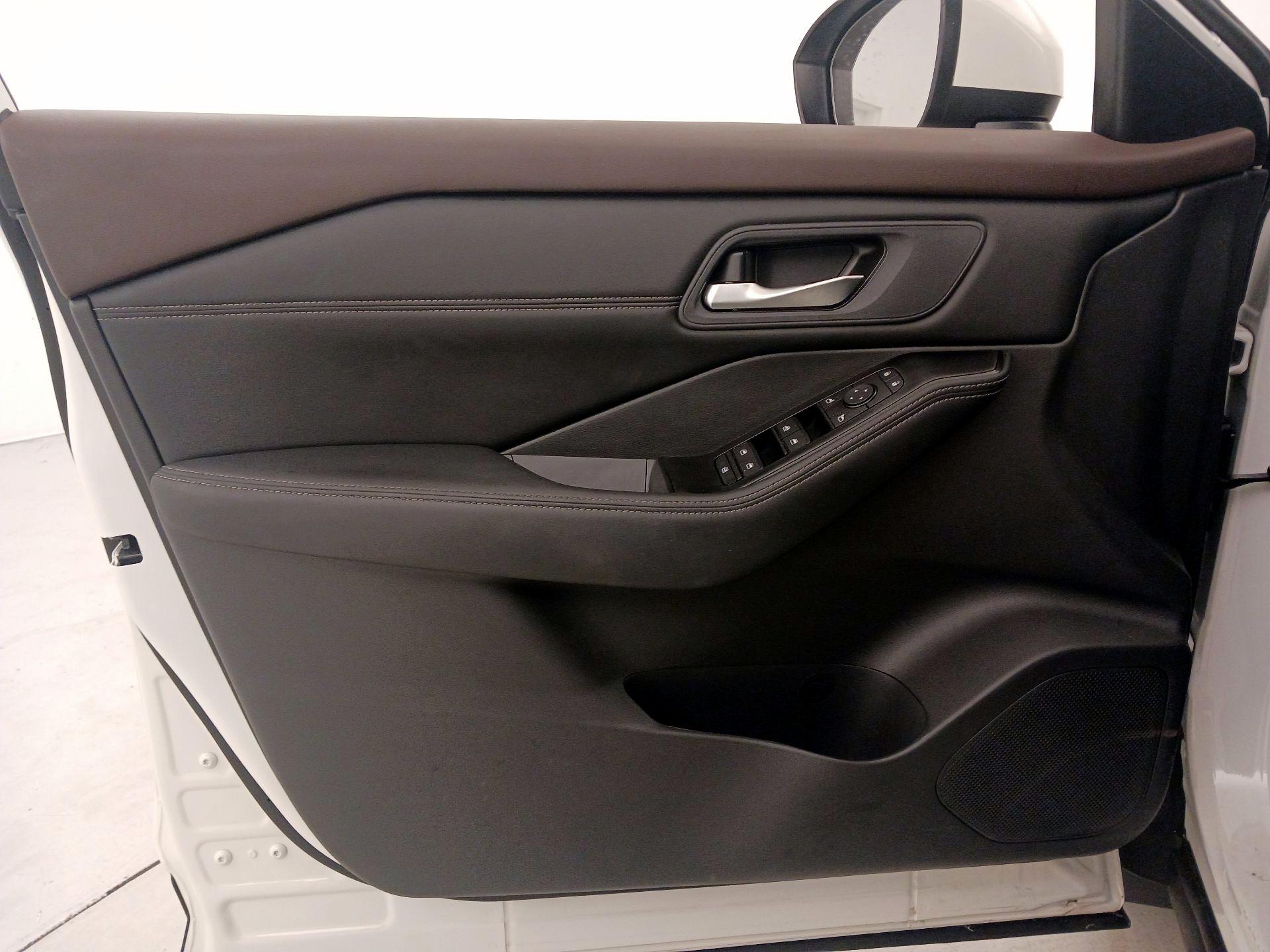 Thumbnail: 2023 Nissan Rogue - 12