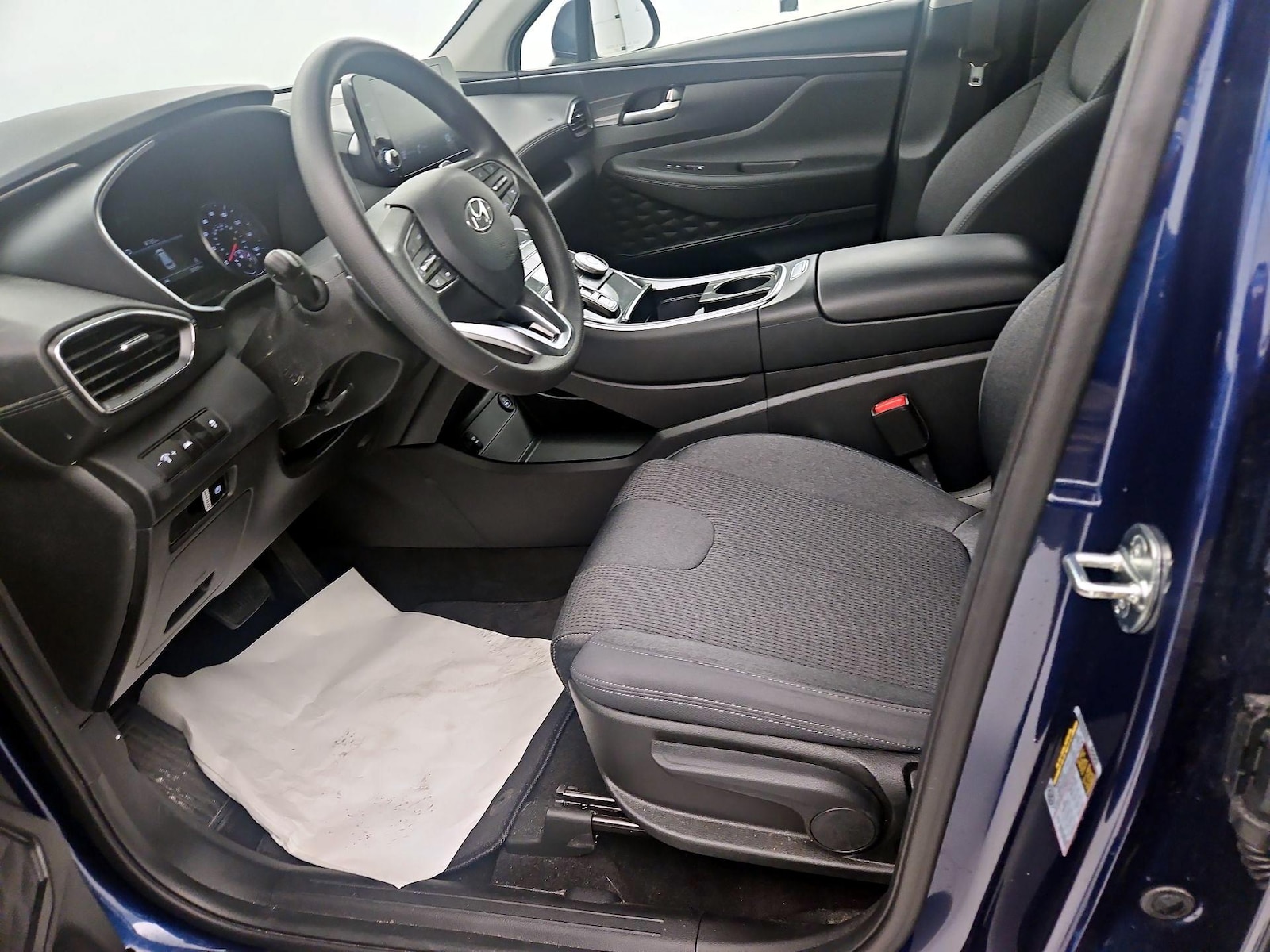 2023 Hyundai Santa Fe SE - Photo 12