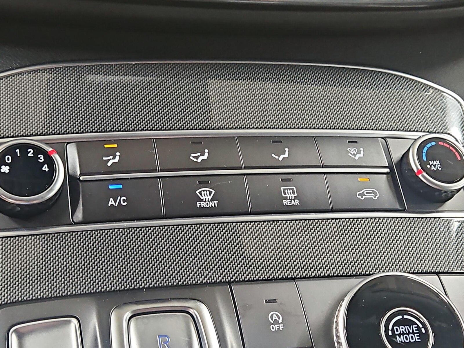 2023 Hyundai Santa Fe SE - Photo 17