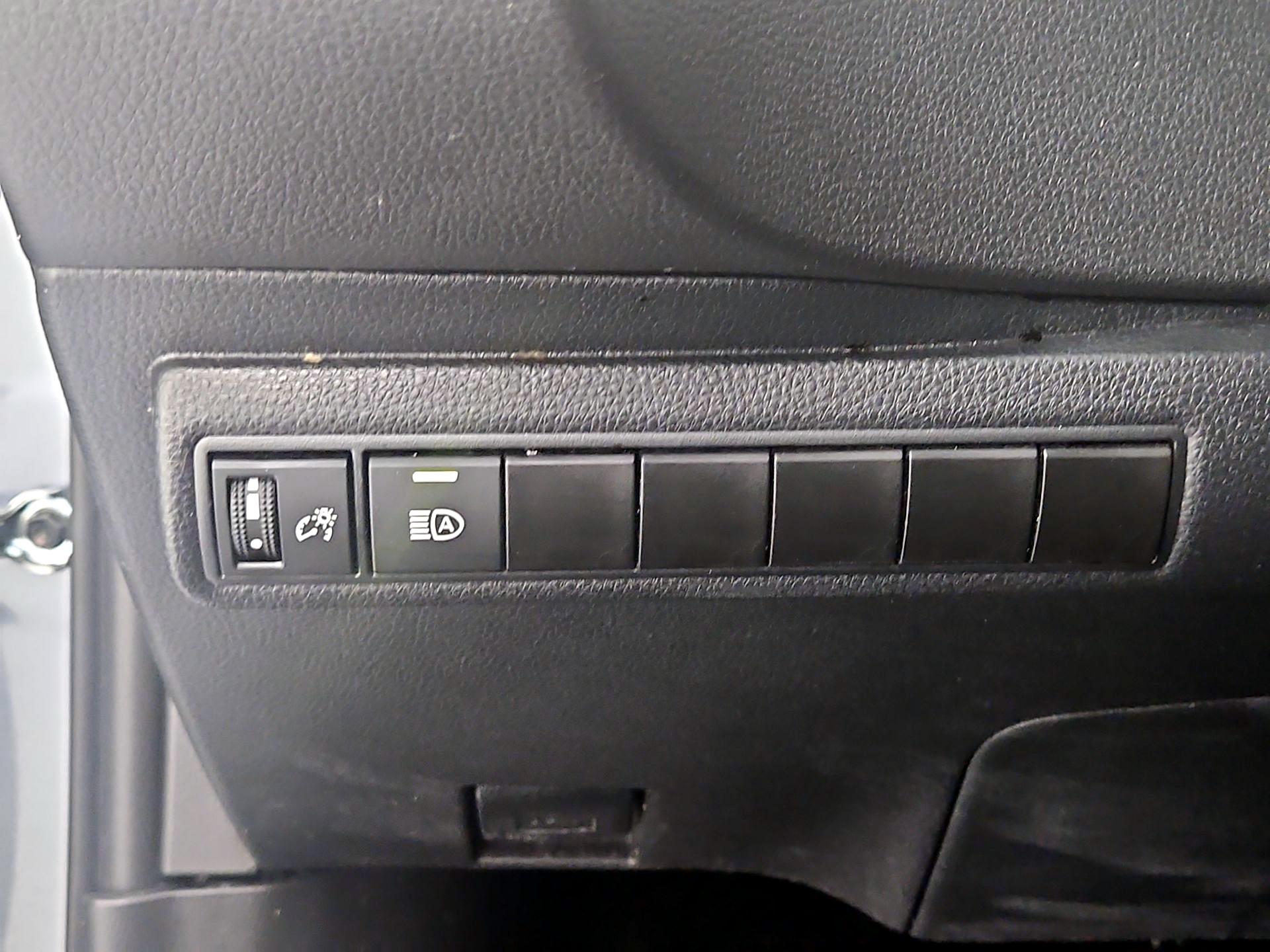 Thumbnail: 2024 Toyota Corolla - 13