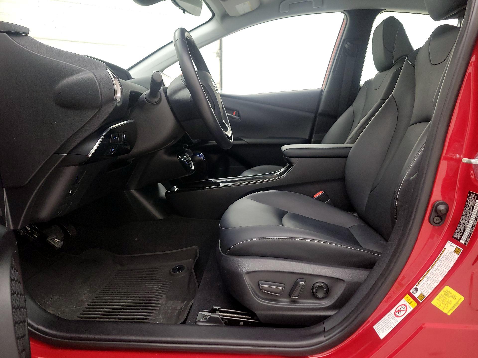 Thumbnail: 2021 Toyota Prius Prime - 11