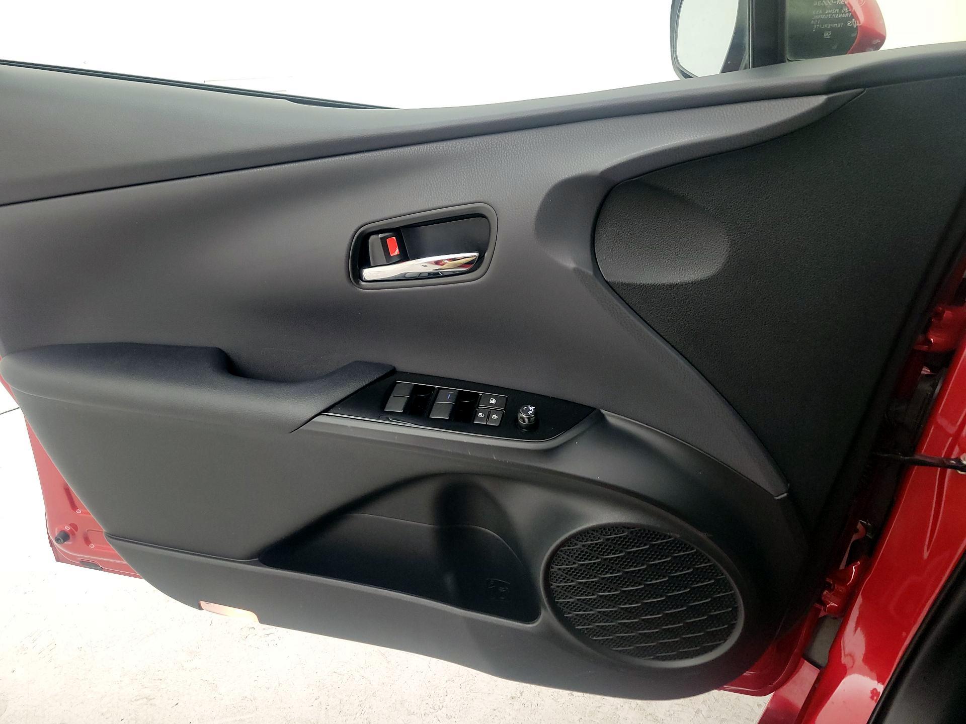 Thumbnail: 2021 Toyota Prius Prime - 12