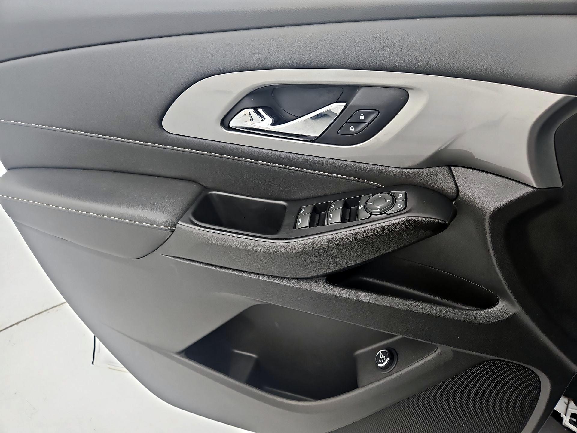 Thumbnail: 2023 Chevrolet Traverse - 12