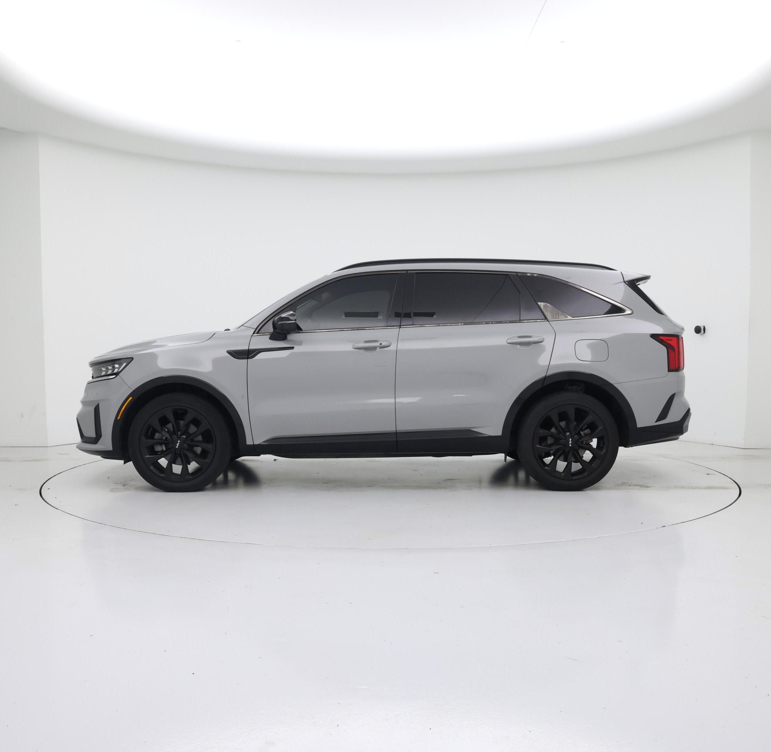 Thumbnail: 2022 Kia Sorento - 3