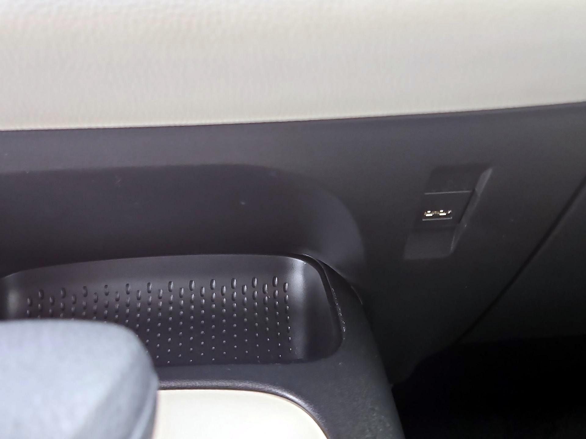 Thumbnail: 2021 Toyota Corolla - 18