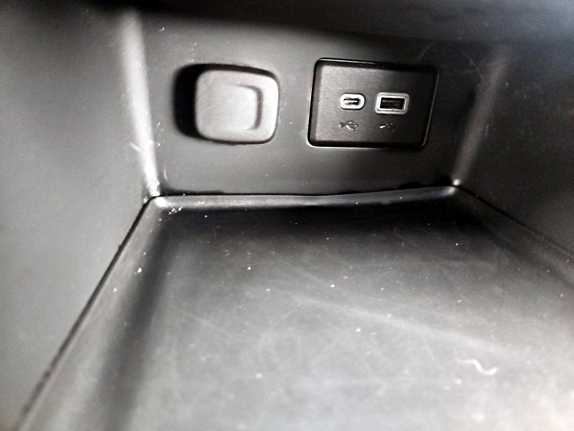 Thumbnail: 2023 GMC Acadia - 18