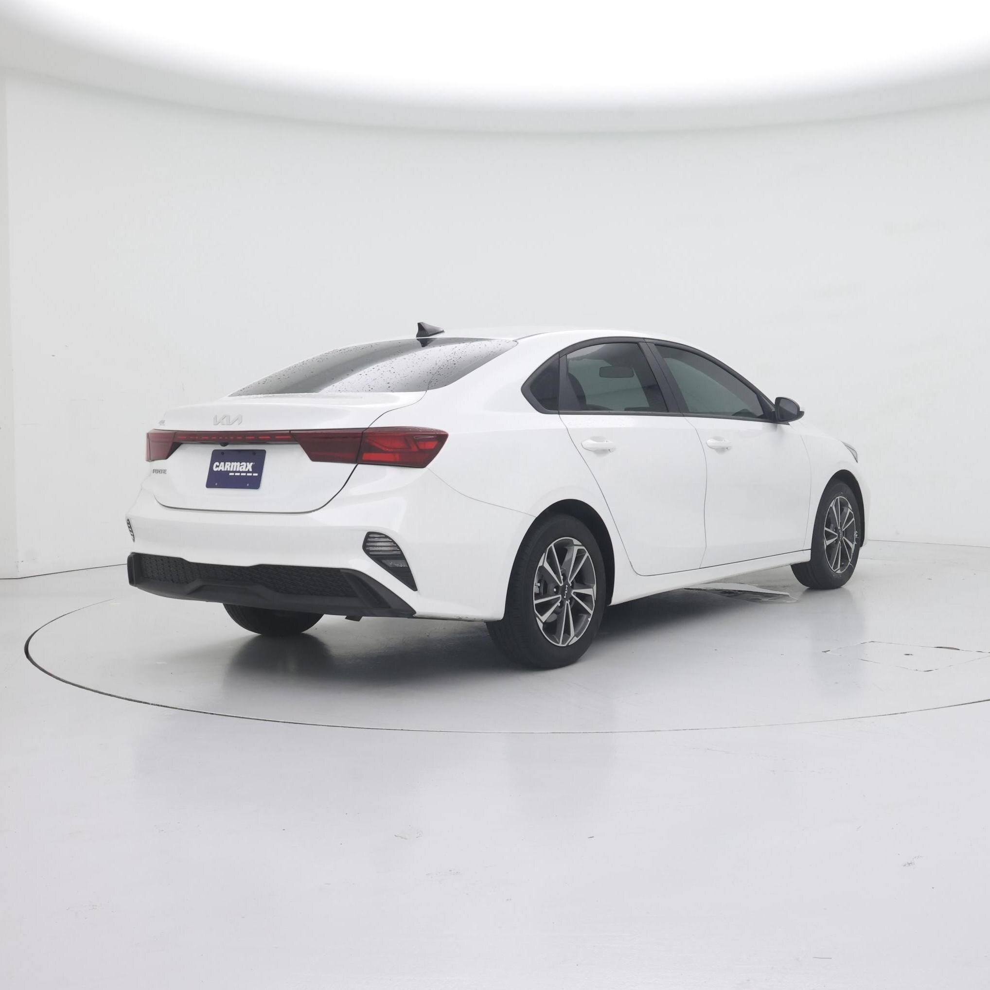 Thumbnail: 2023 Kia Forte - 8