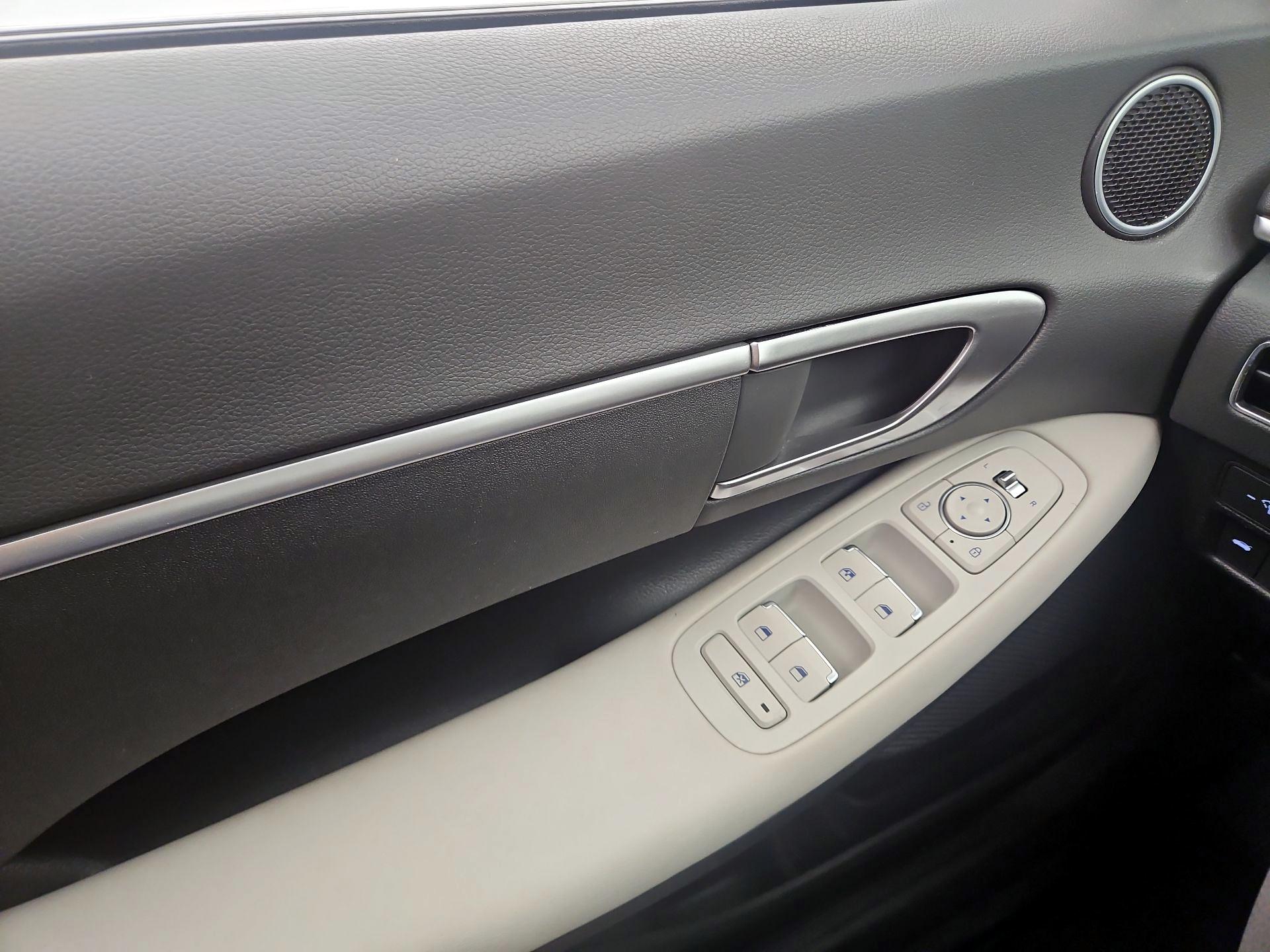 Thumbnail: 2023 Hyundai Sonata - 12