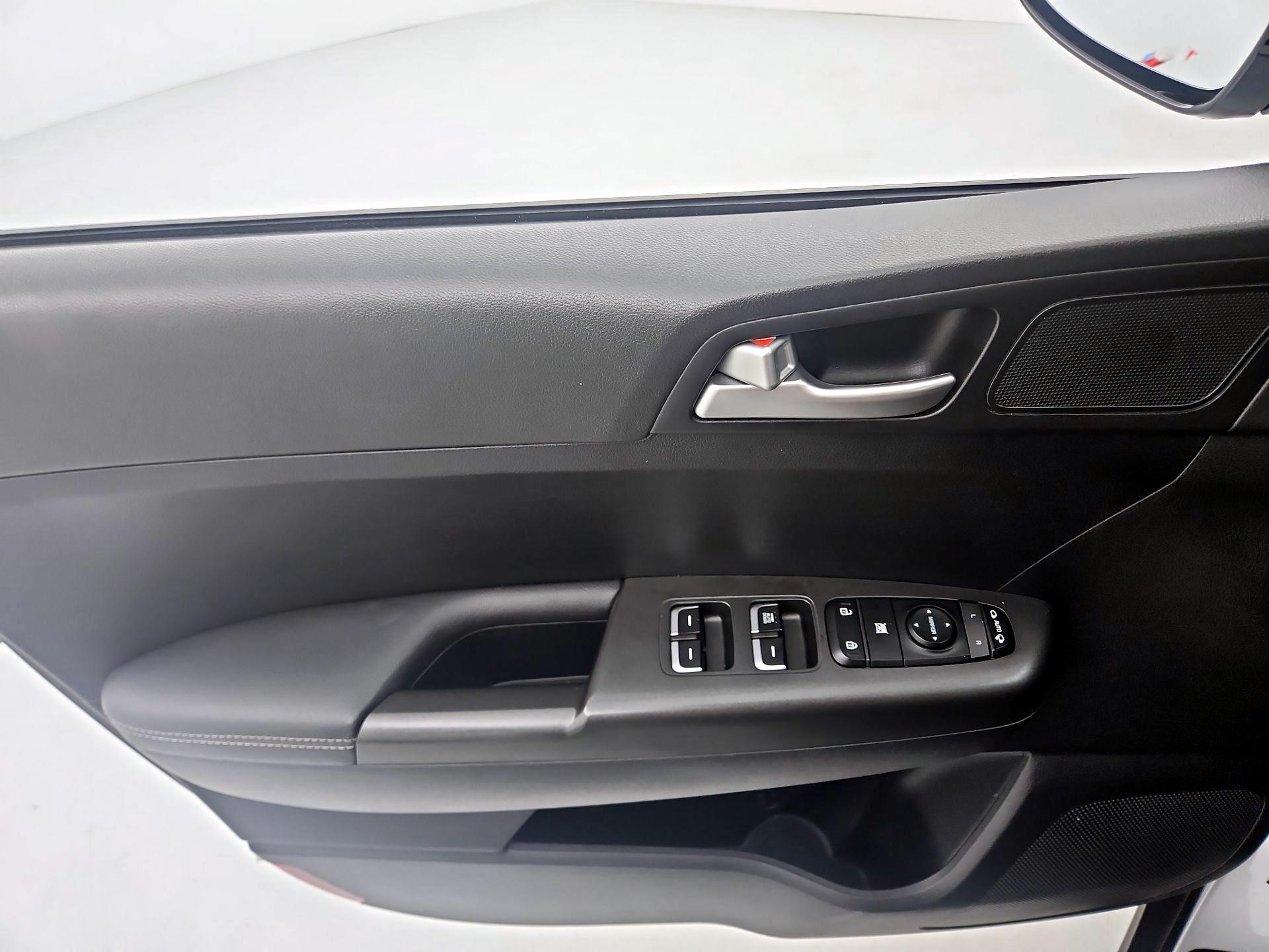 Thumbnail: 2021 Kia Sportage - 12