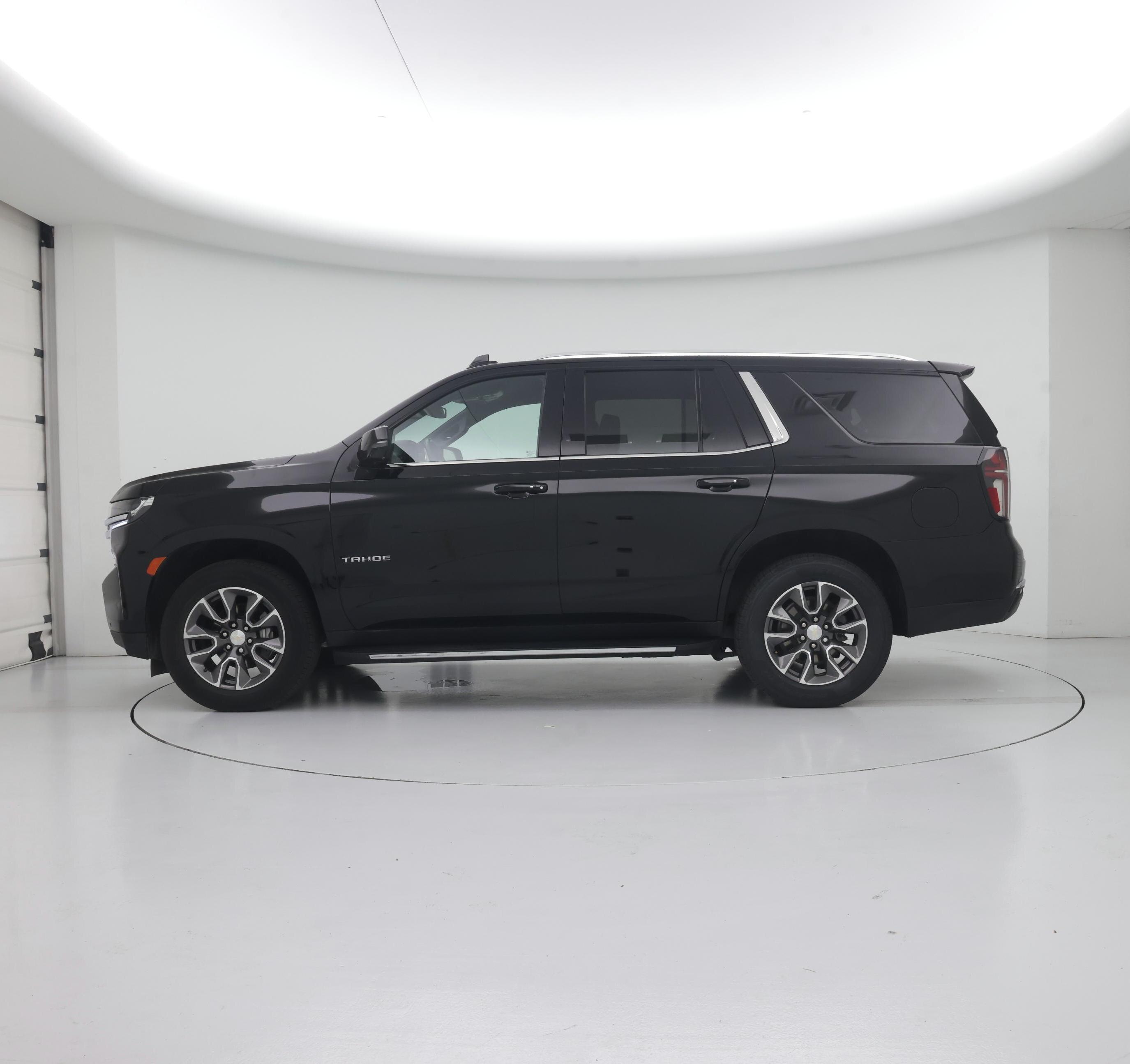 Thumbnail: 2024 Chevrolet Tahoe - 3