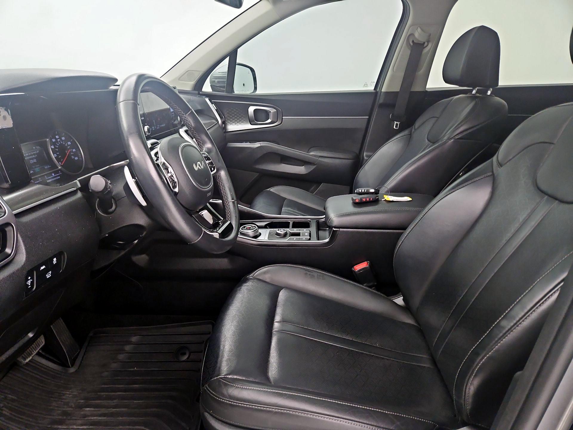 Thumbnail: 2023 Kia Sorento - 11