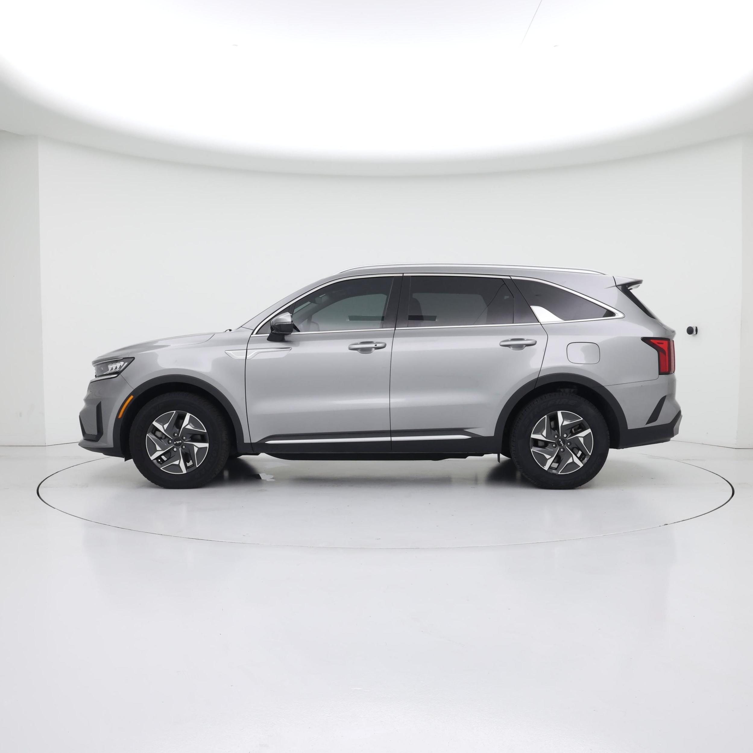 Thumbnail: 2023 Kia Sorento - 3