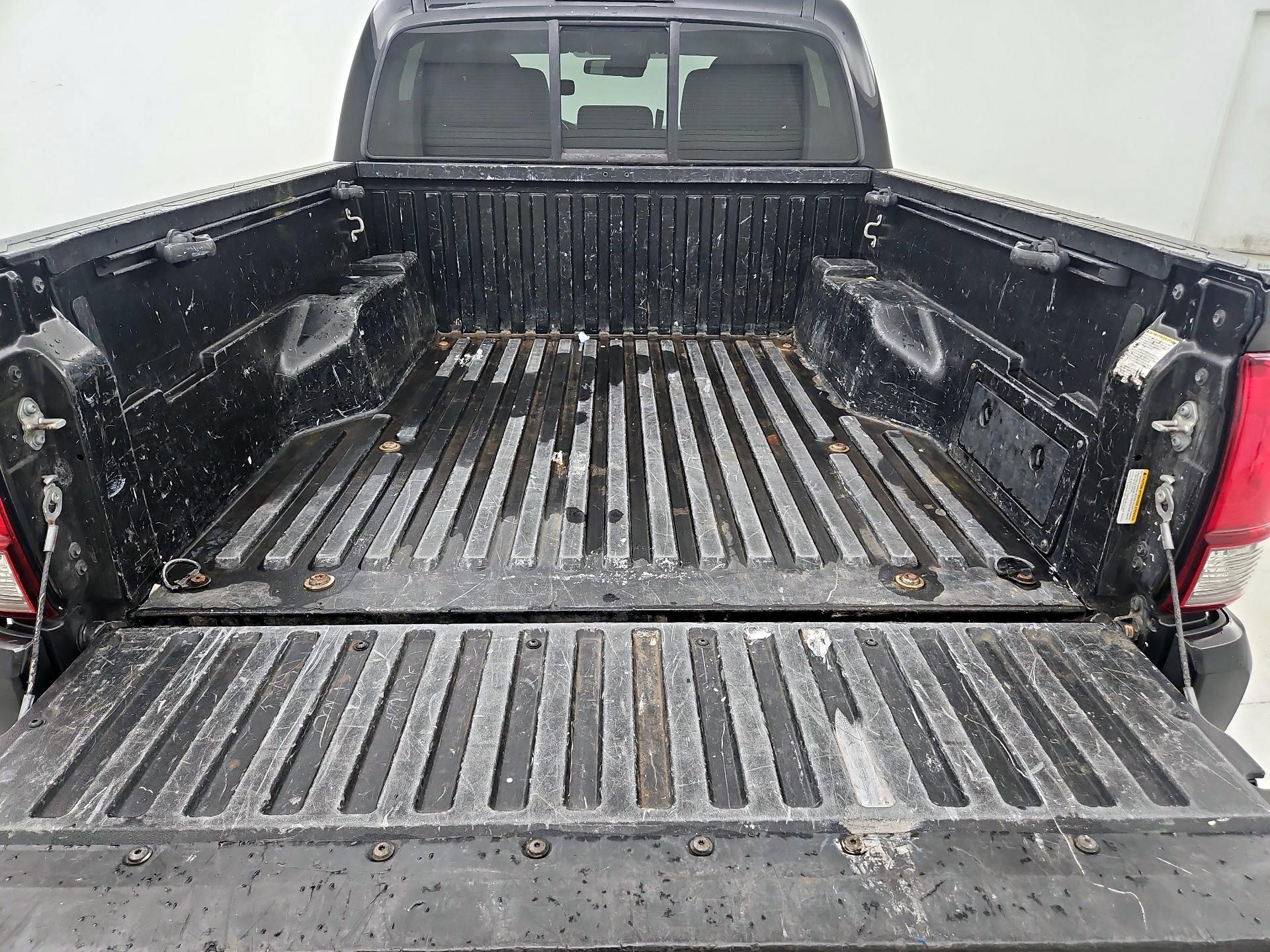 Thumbnail: 2022 Toyota Tacoma - 18