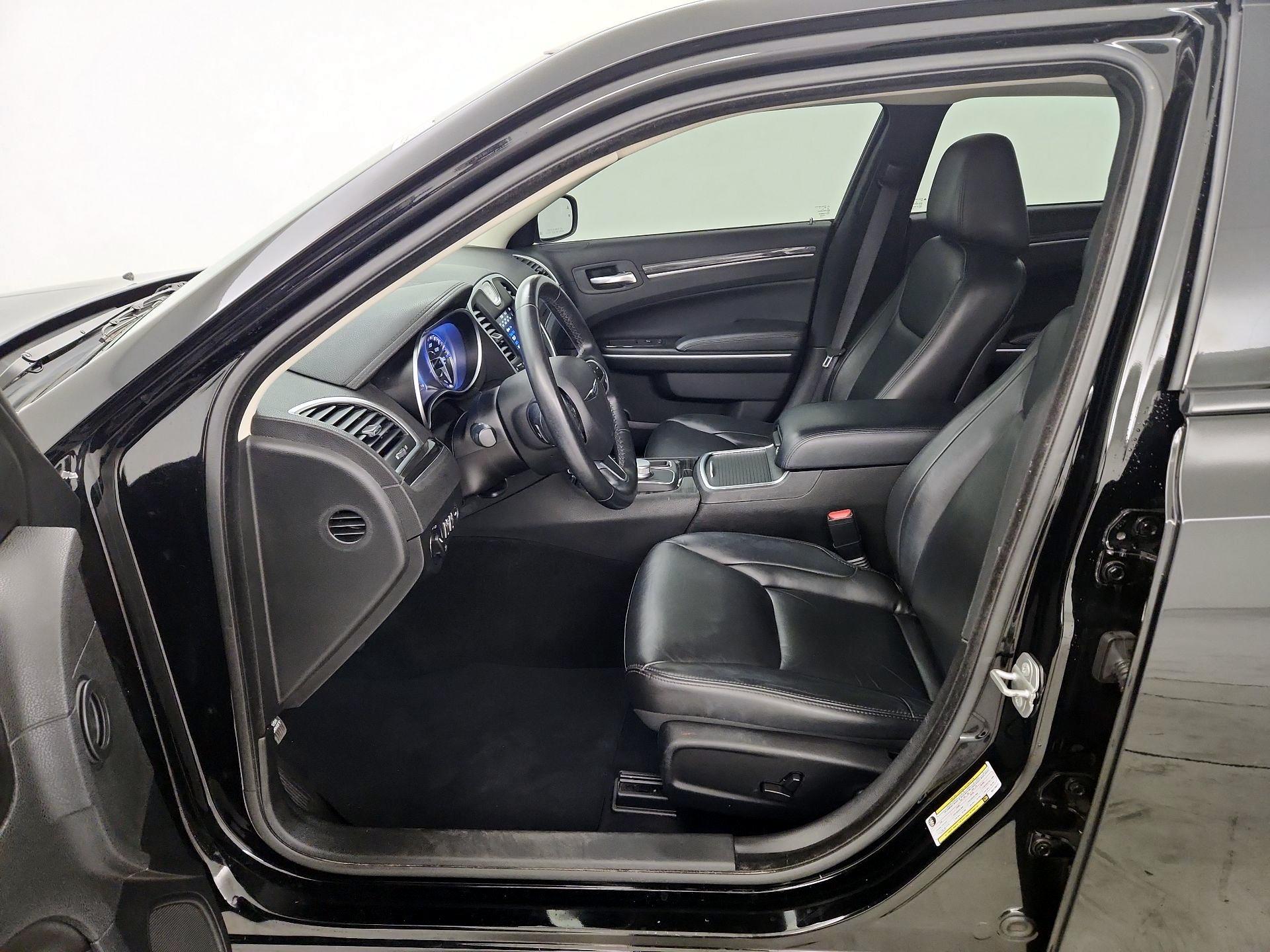 Thumbnail: 2022 Chrysler 300 - 11